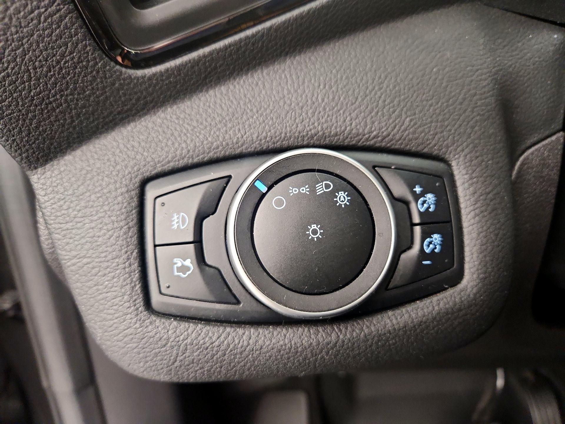Thumbnail: 2016 Ford Escape - 13