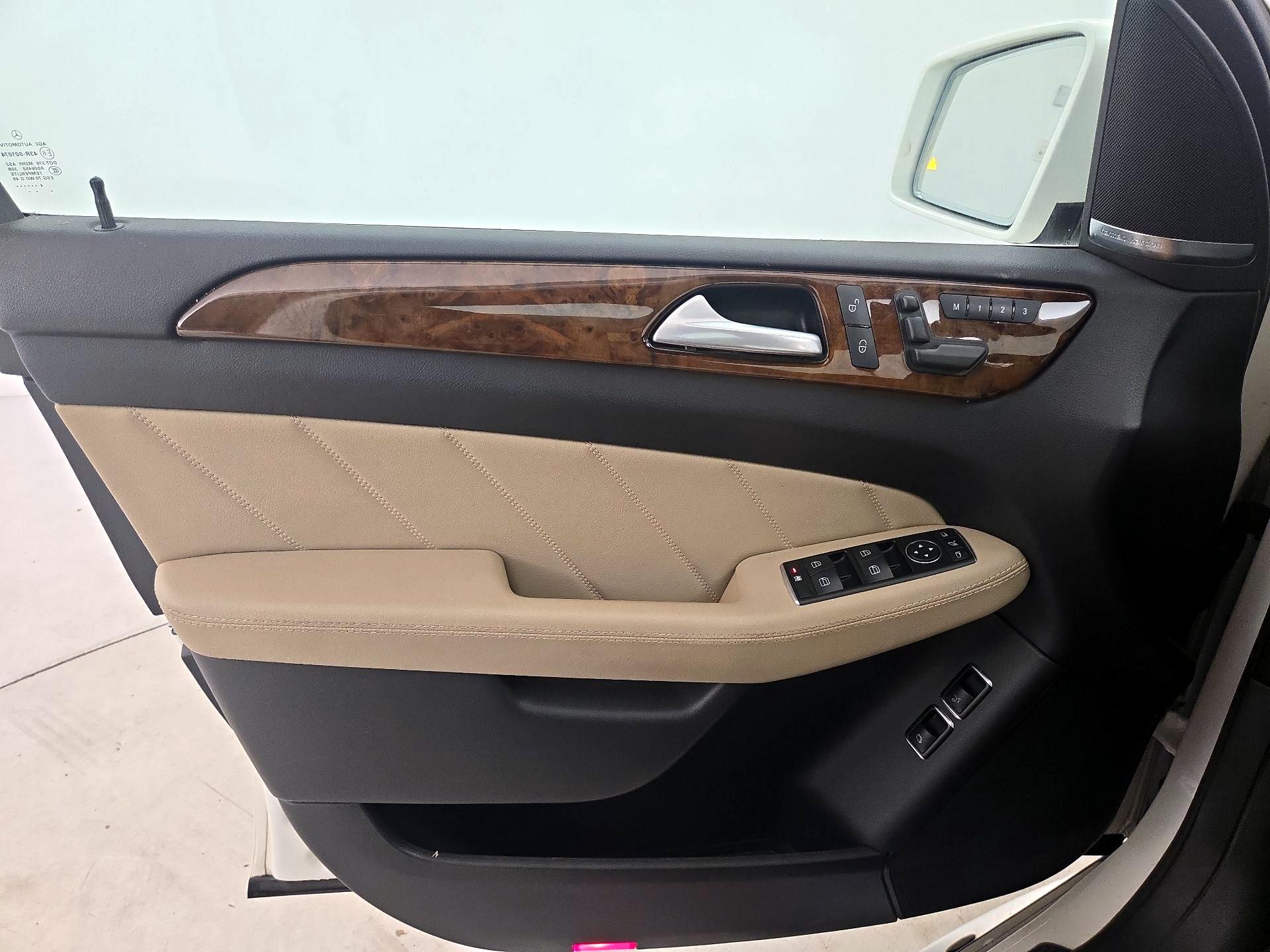 Thumbnail: 2015 Mercedes-Benz GL-Class - 12