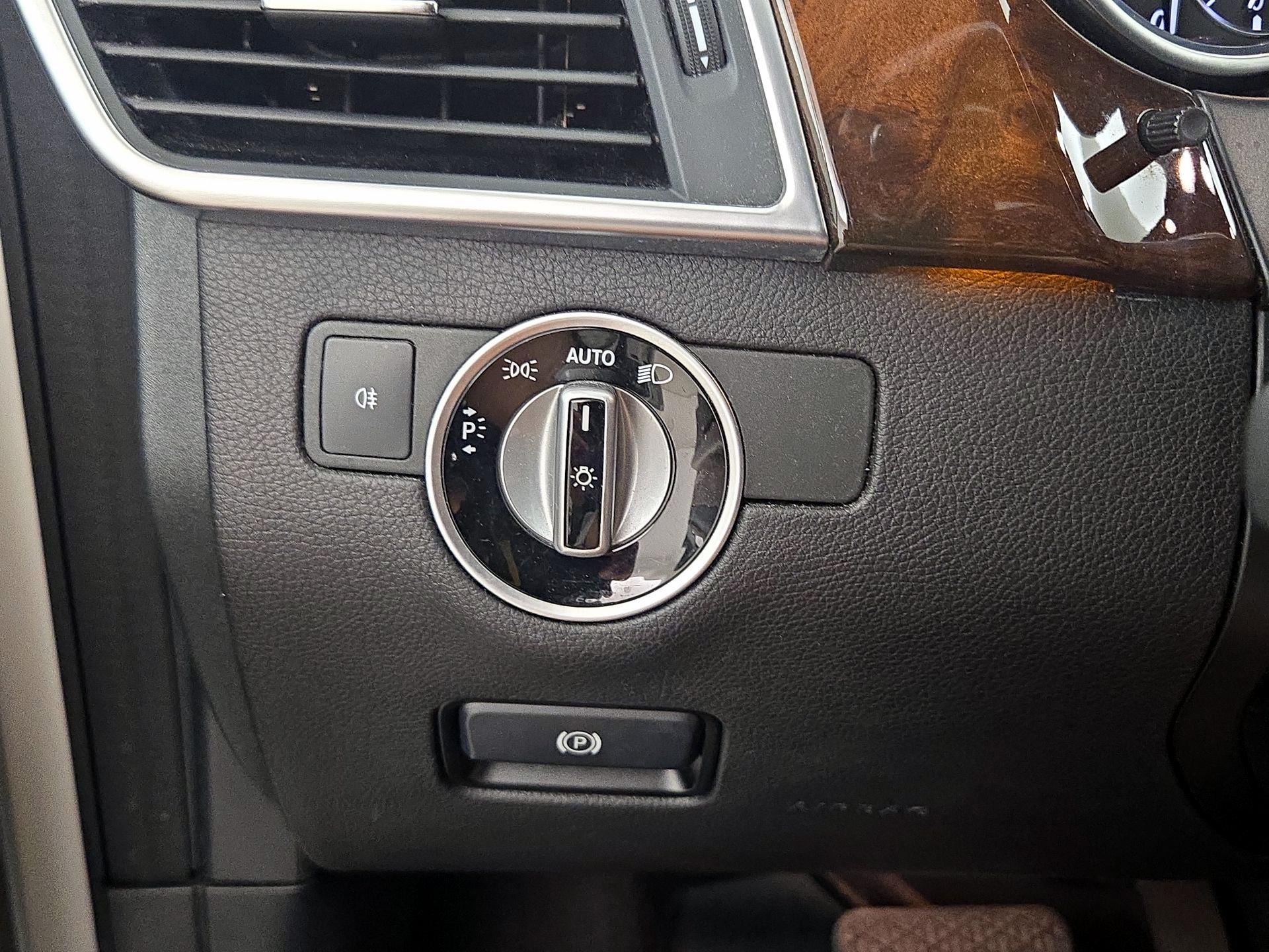 Thumbnail: 2015 Mercedes-Benz GL-Class - 13