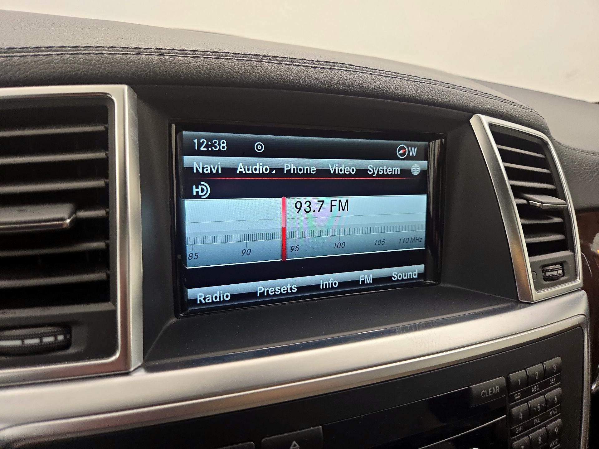 Thumbnail: 2015 Mercedes-Benz GL-Class - 16
