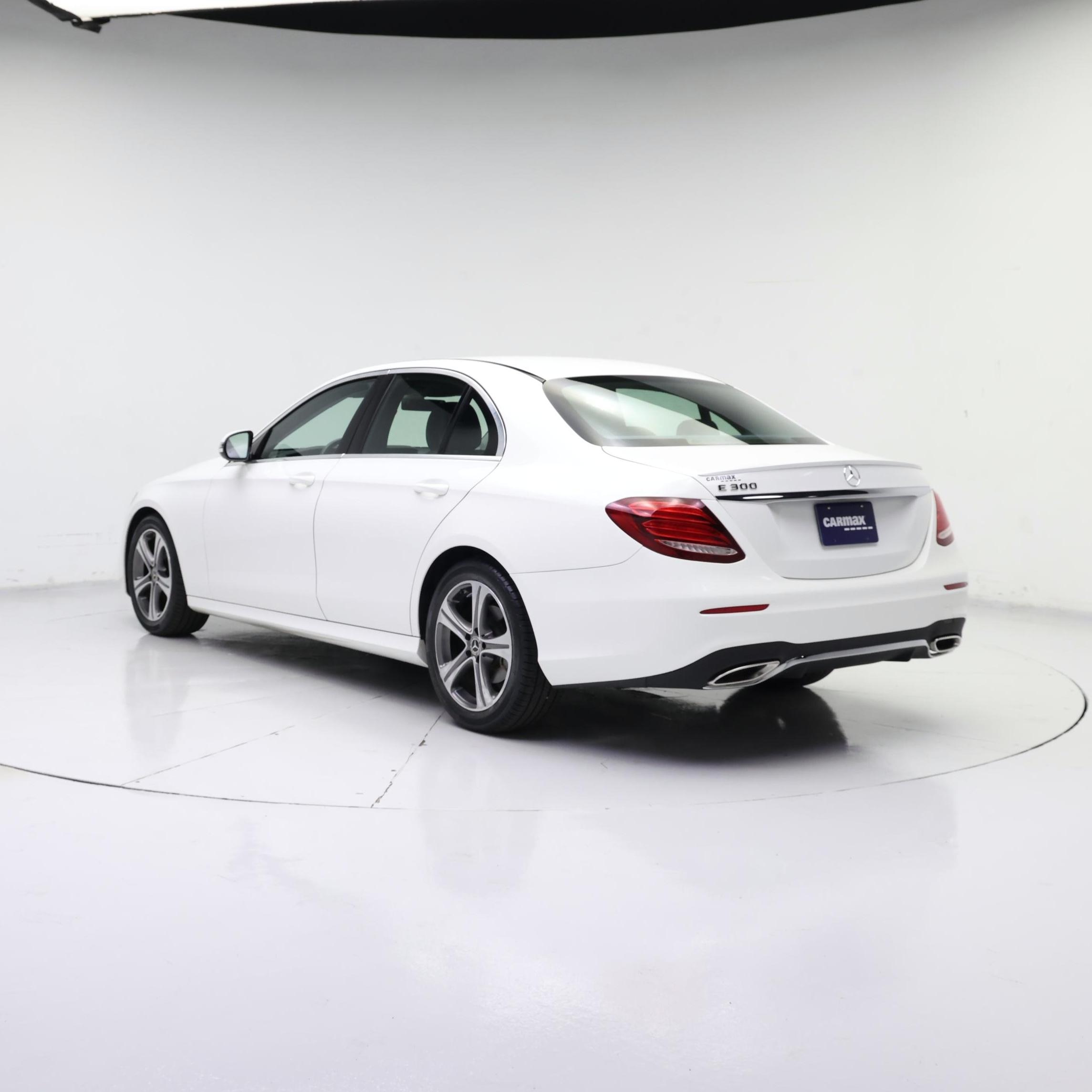 Thumbnail: 2019 Mercedes-Benz E-Class - 2