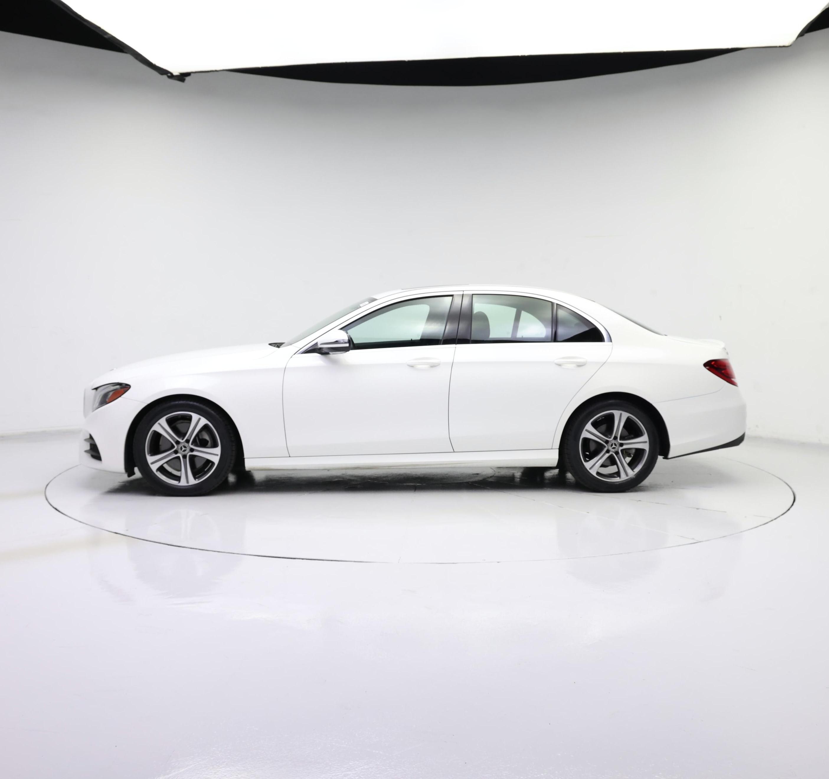 Thumbnail: 2019 Mercedes-Benz E-Class - 3