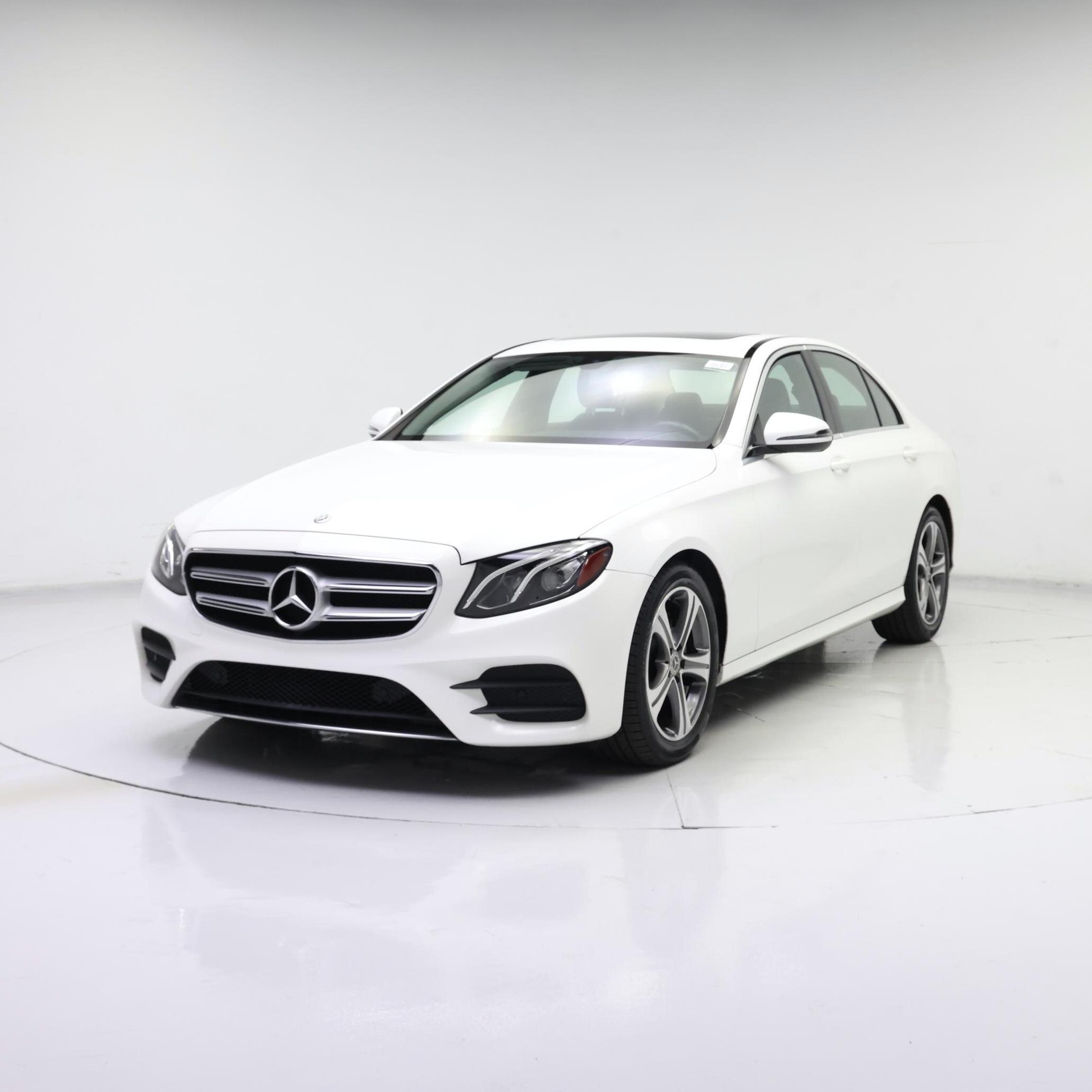 Thumbnail: 2019 Mercedes-Benz E-Class - 4