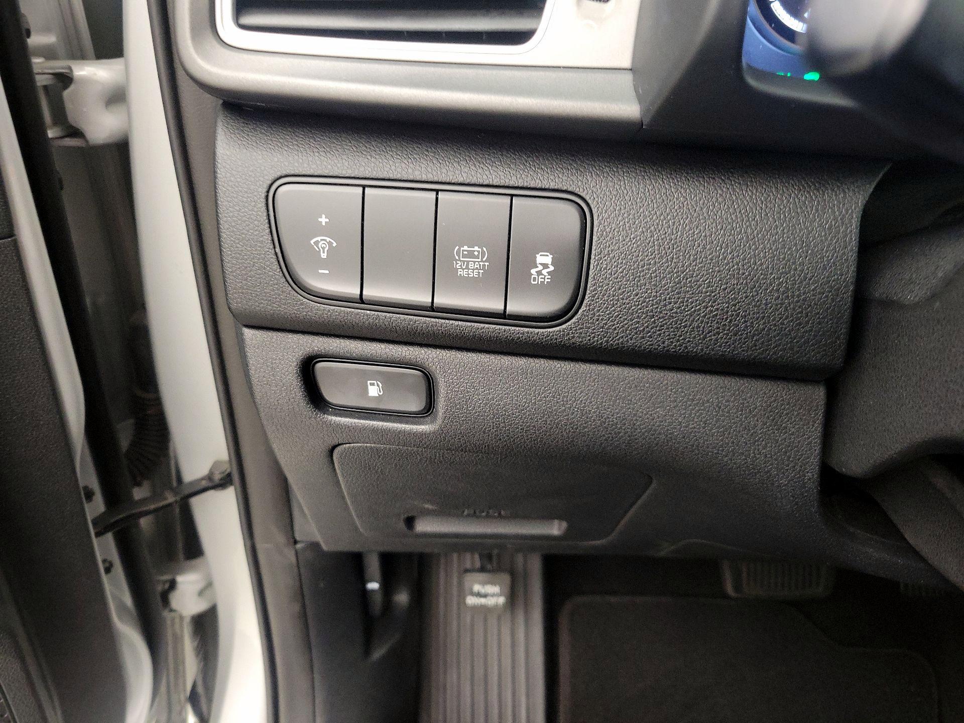 Thumbnail: 2019 Kia Niro - 13