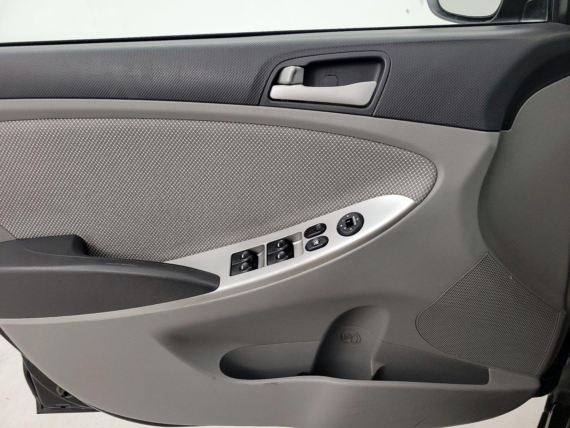 Thumbnail: 2014 Hyundai Accent - 12