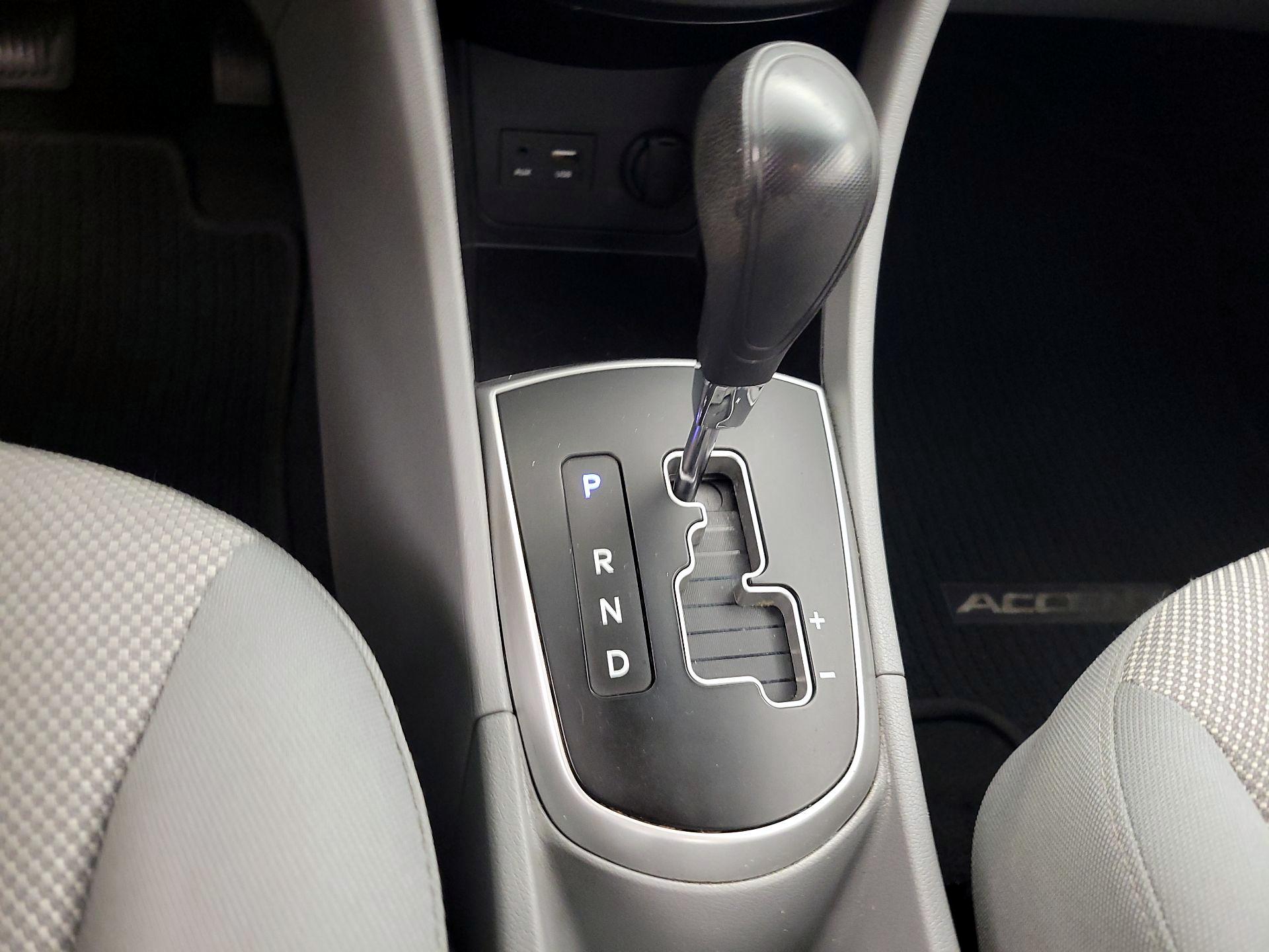 Thumbnail: 2014 Hyundai Accent - 16