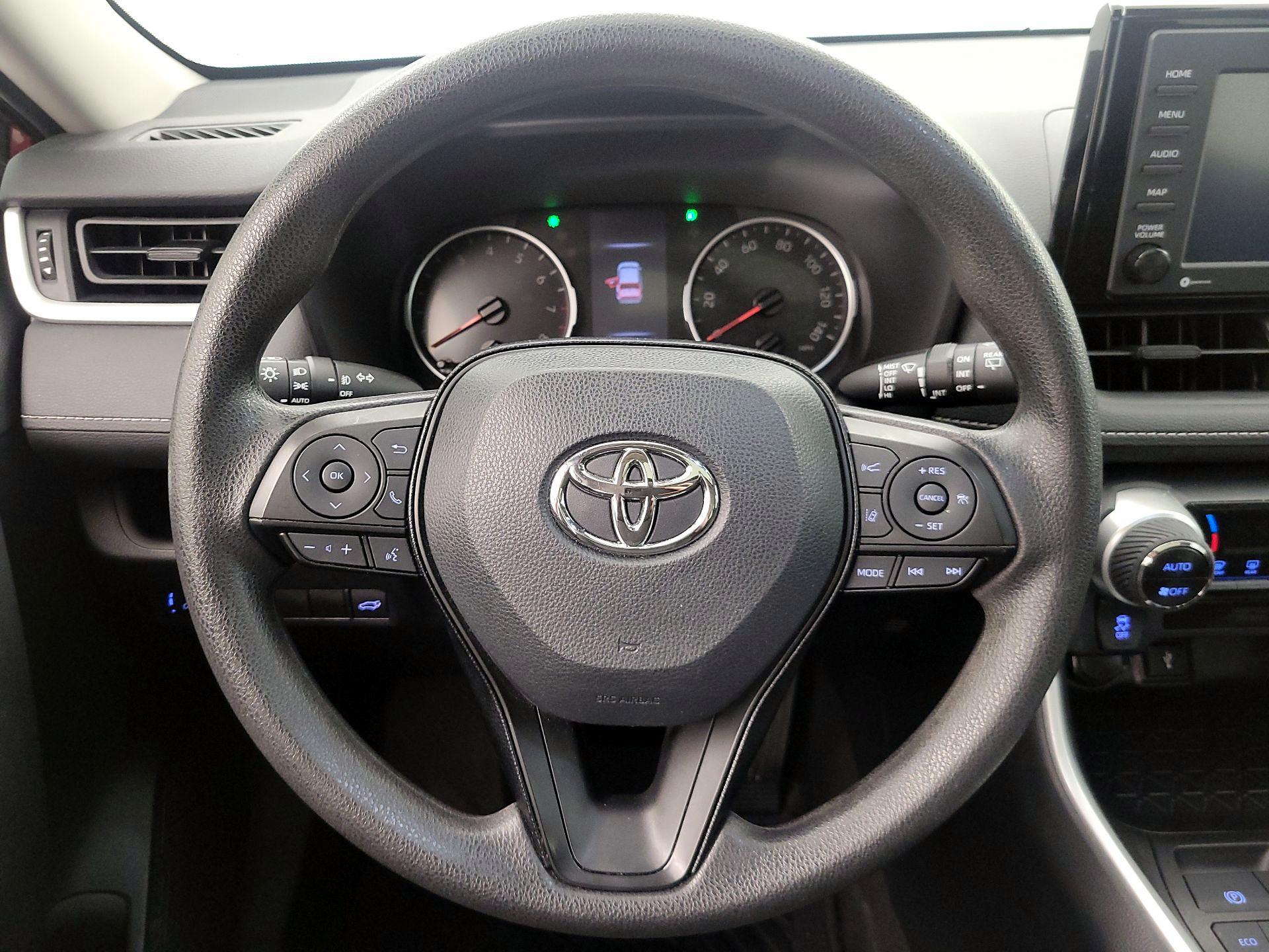 Thumbnail: 2021 Toyota RAV4 - 10