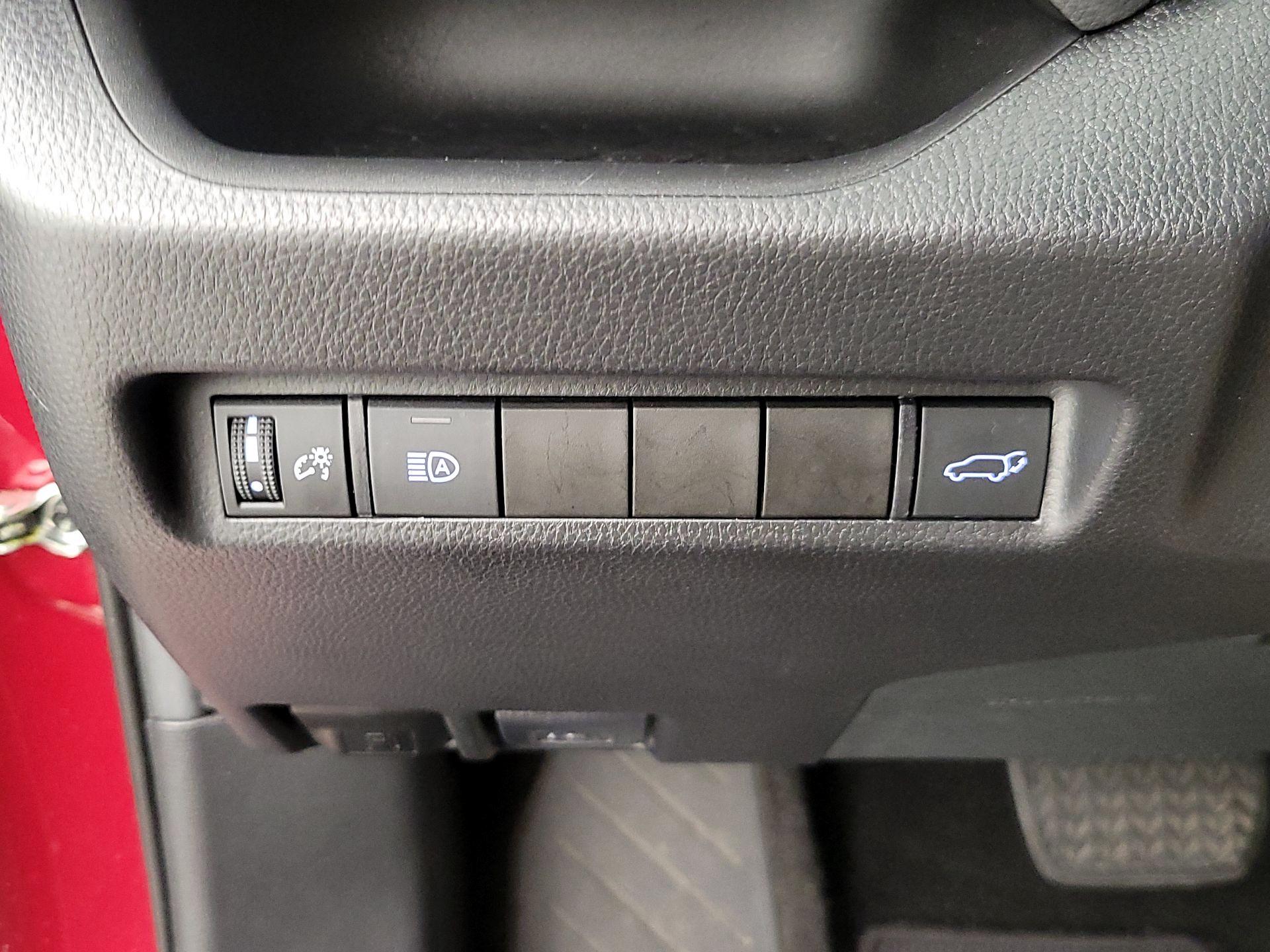 Thumbnail: 2021 Toyota RAV4 - 13