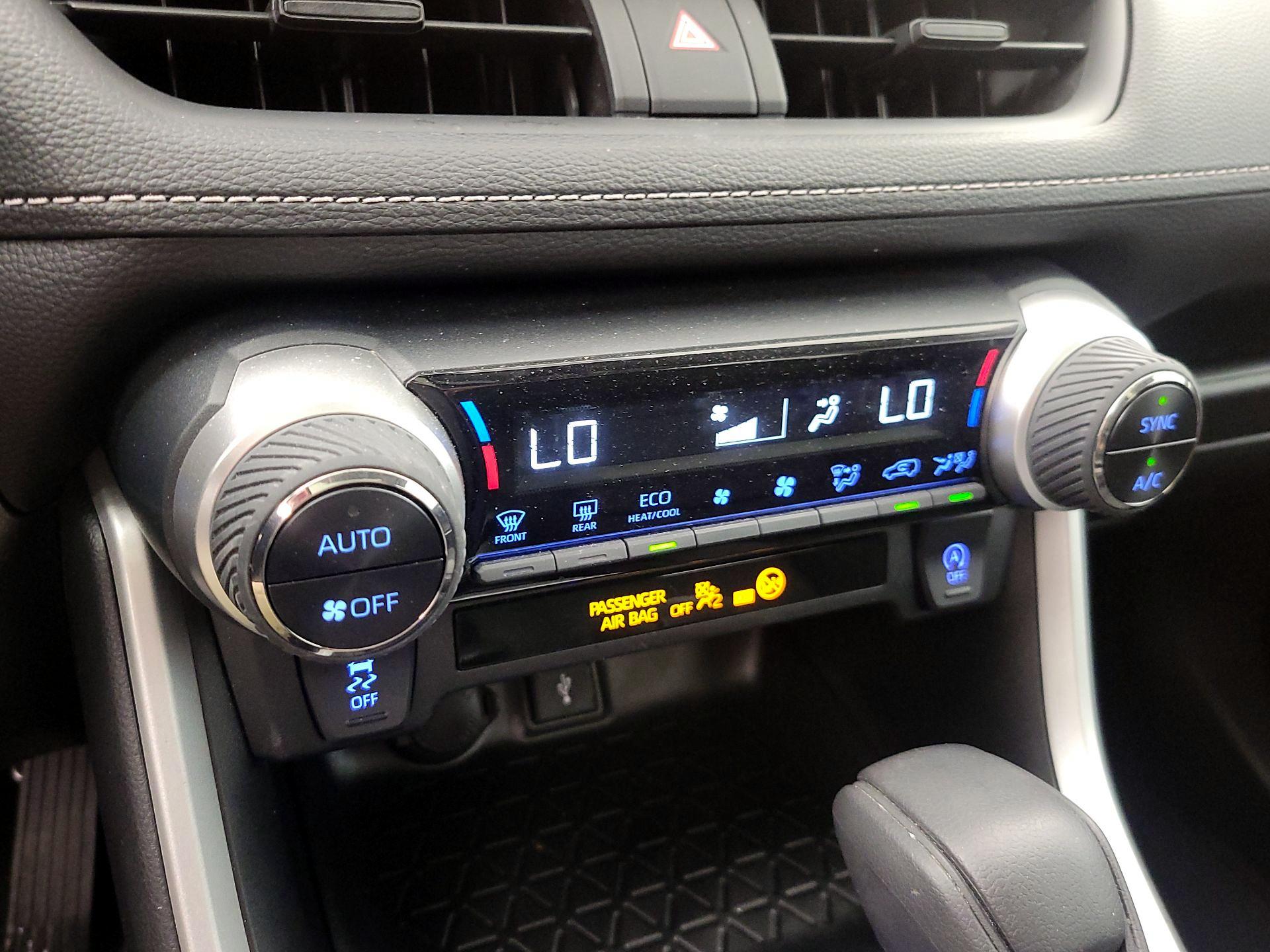 Thumbnail: 2021 Toyota RAV4 - 17