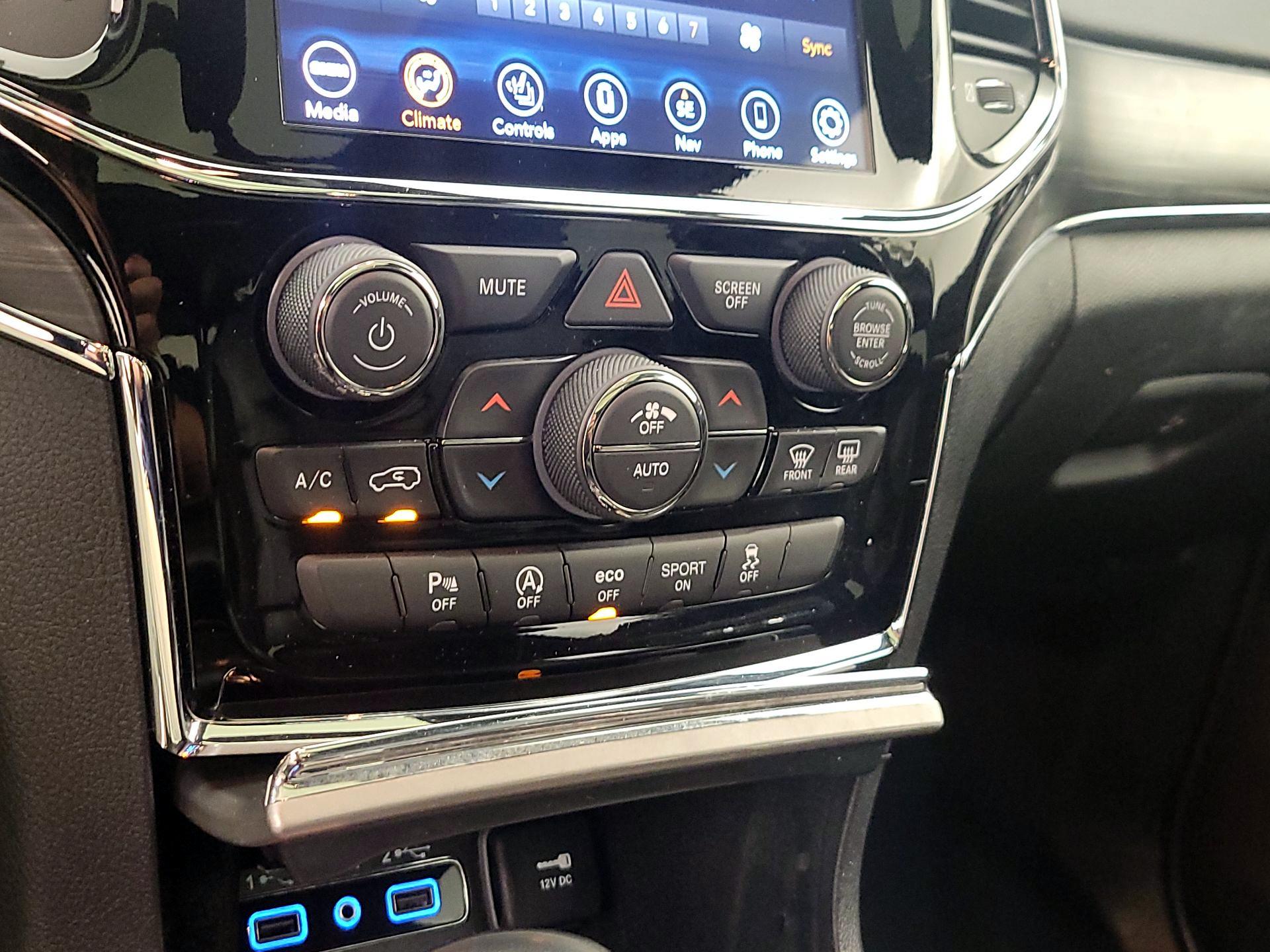 Thumbnail: 2020 Jeep Grand Cherokee - 17