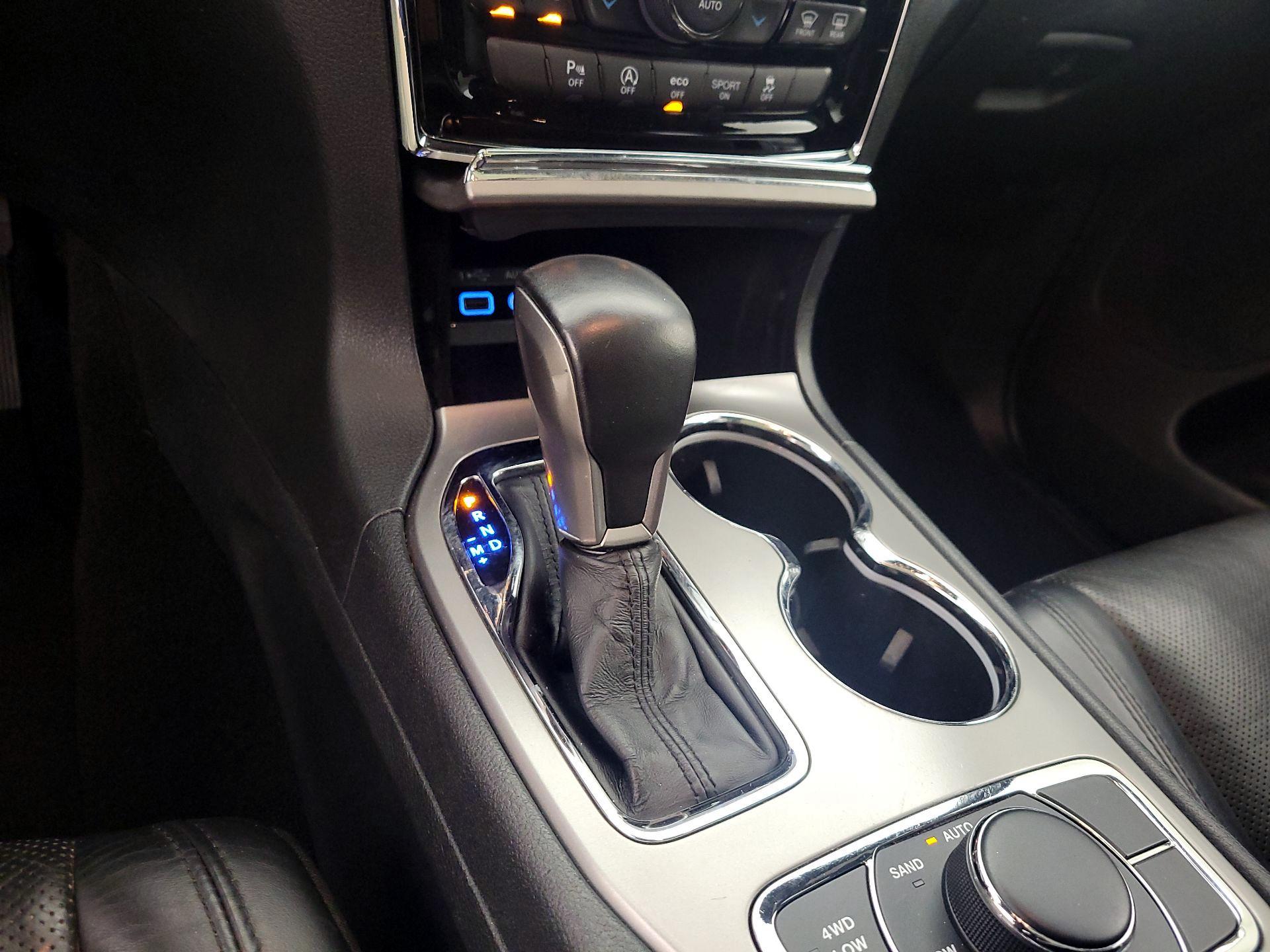Thumbnail: 2020 Jeep Grand Cherokee - 18