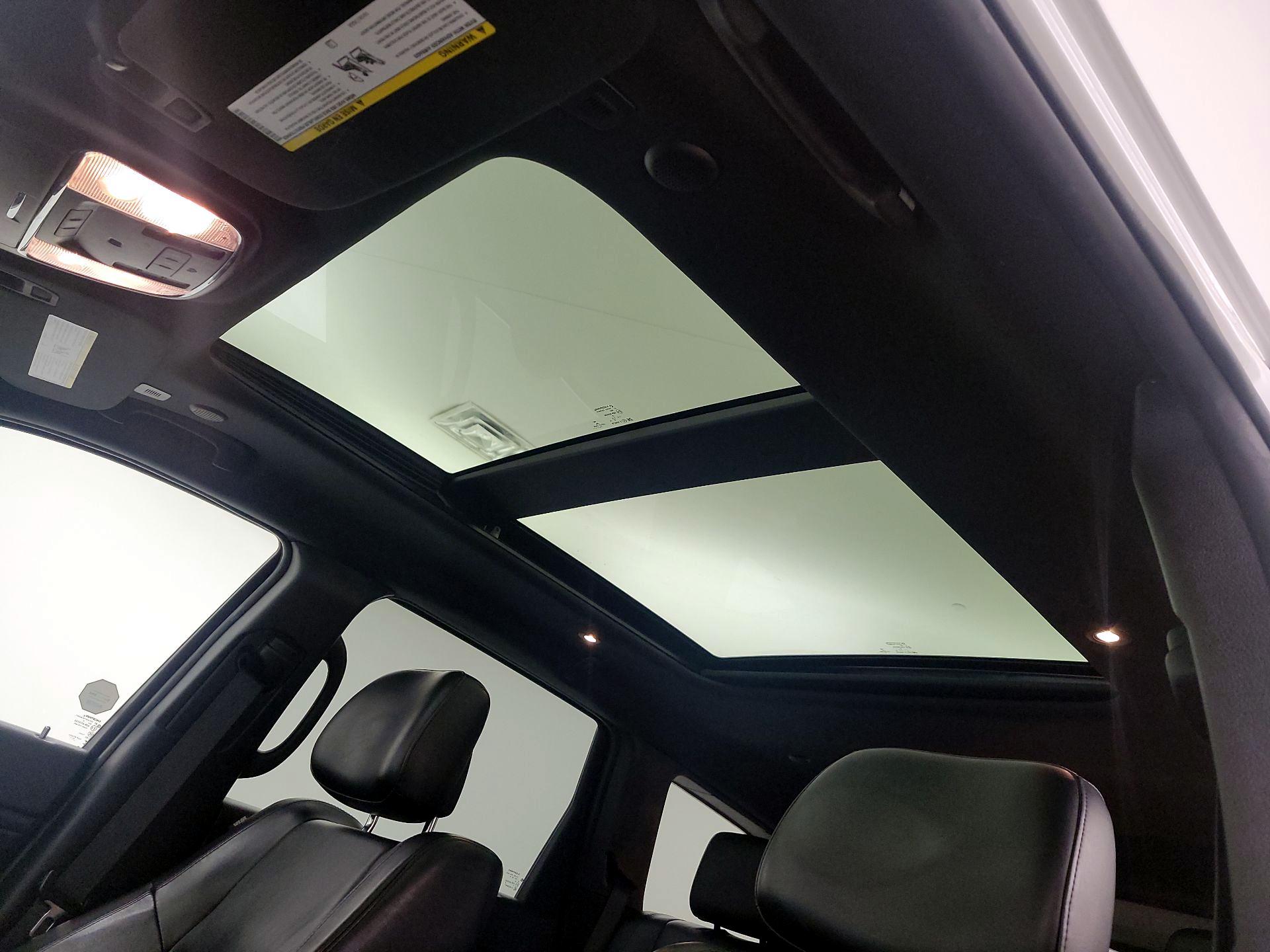 Thumbnail: 2020 Jeep Grand Cherokee - 20