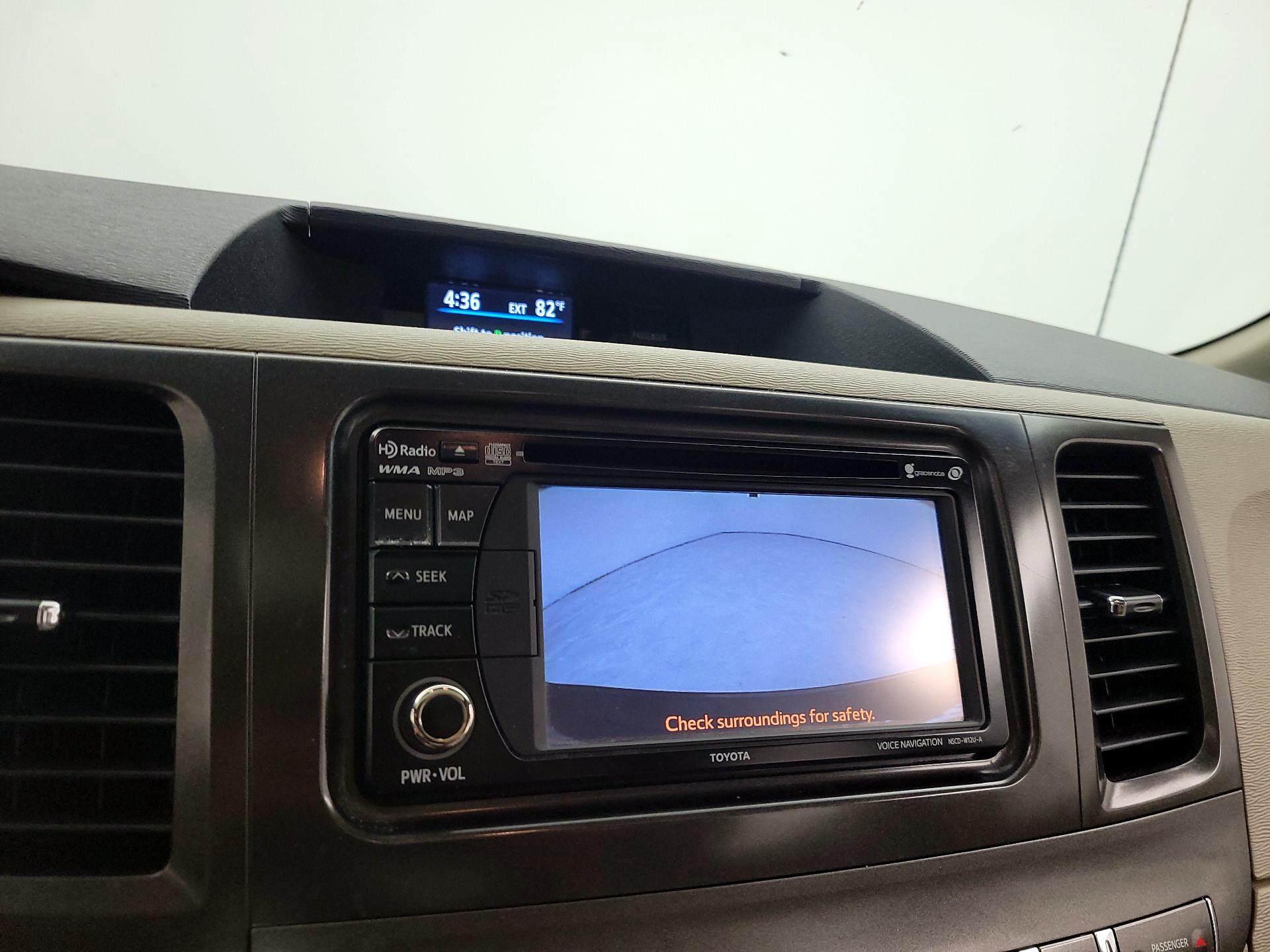 Thumbnail: 2014 Toyota Sienna - 15