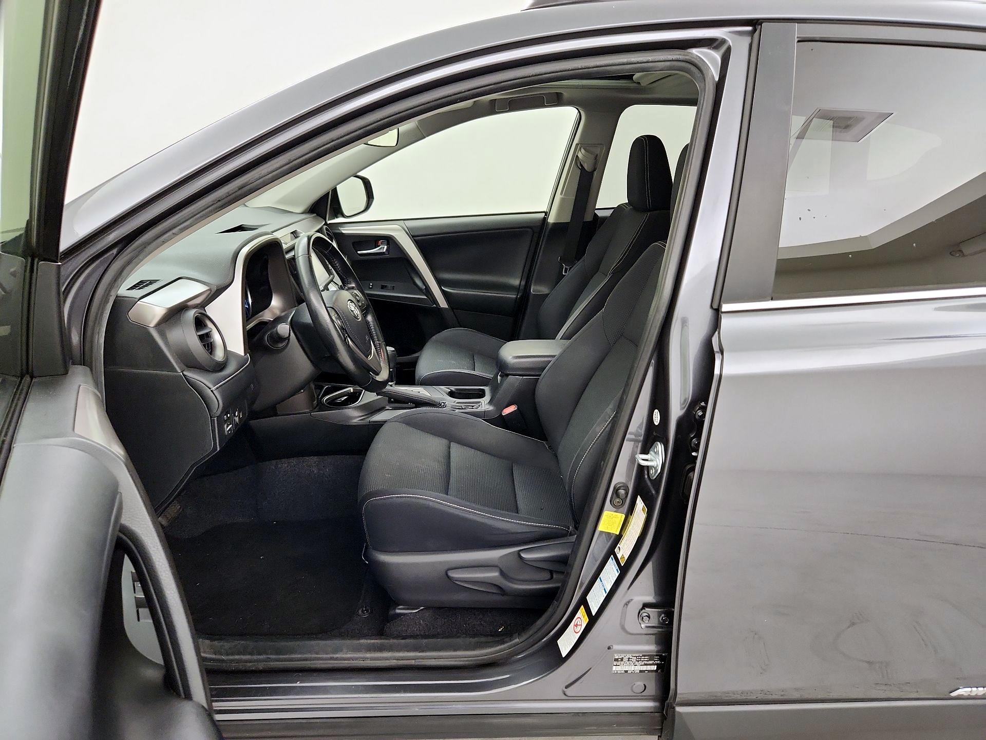 Thumbnail: 2018 Toyota RAV4 - 11