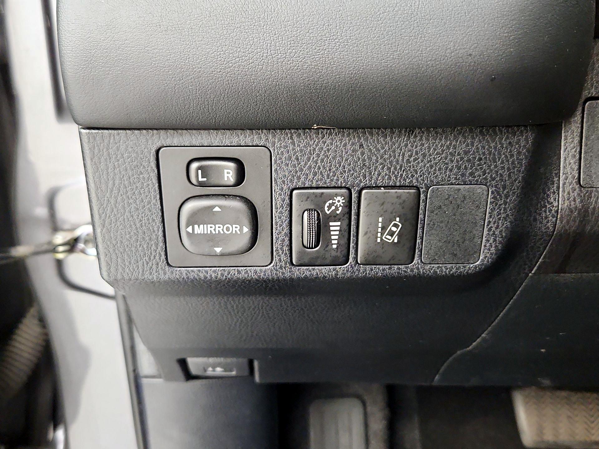 Thumbnail: 2018 Toyota RAV4 - 13