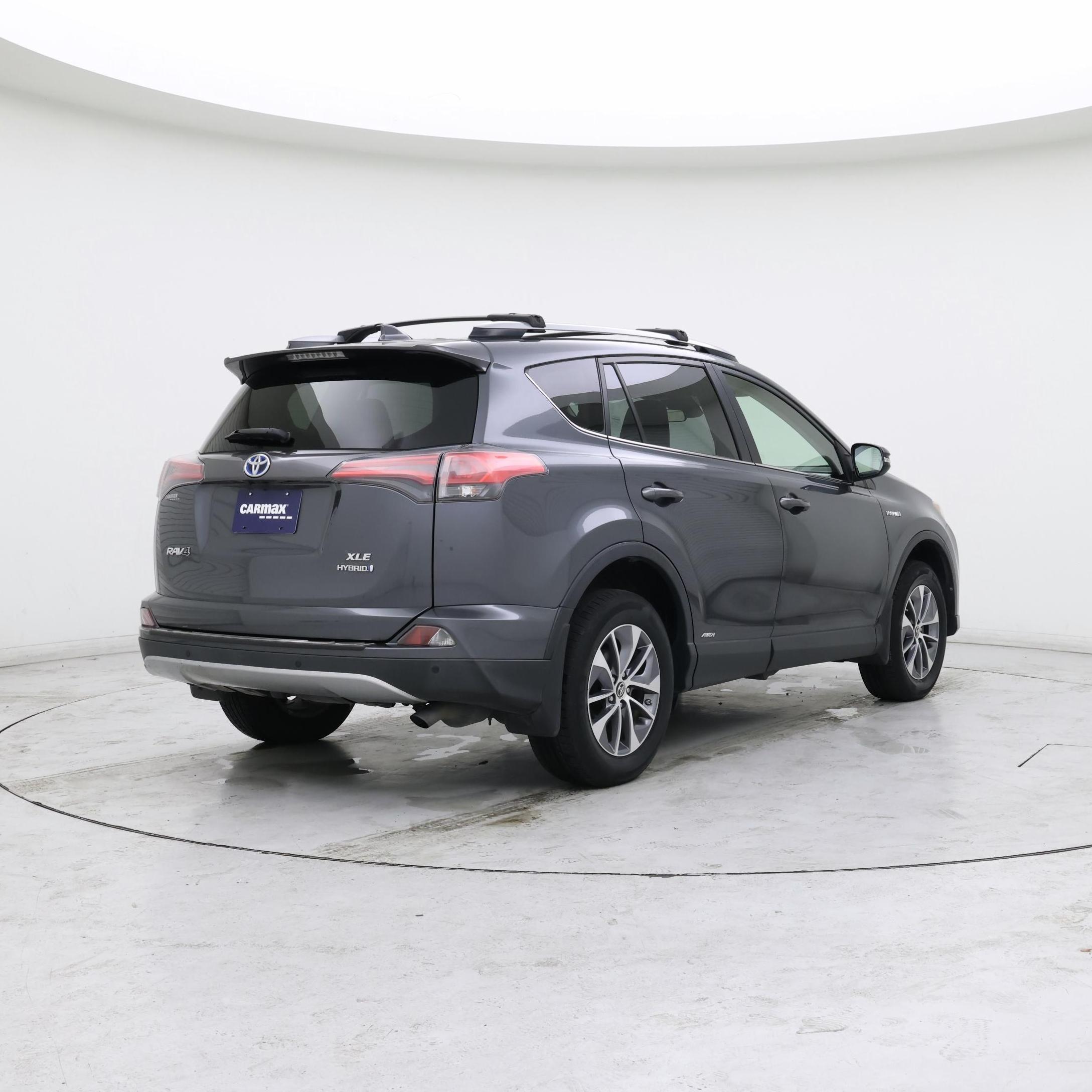 Thumbnail: 2018 Toyota RAV4 - 8