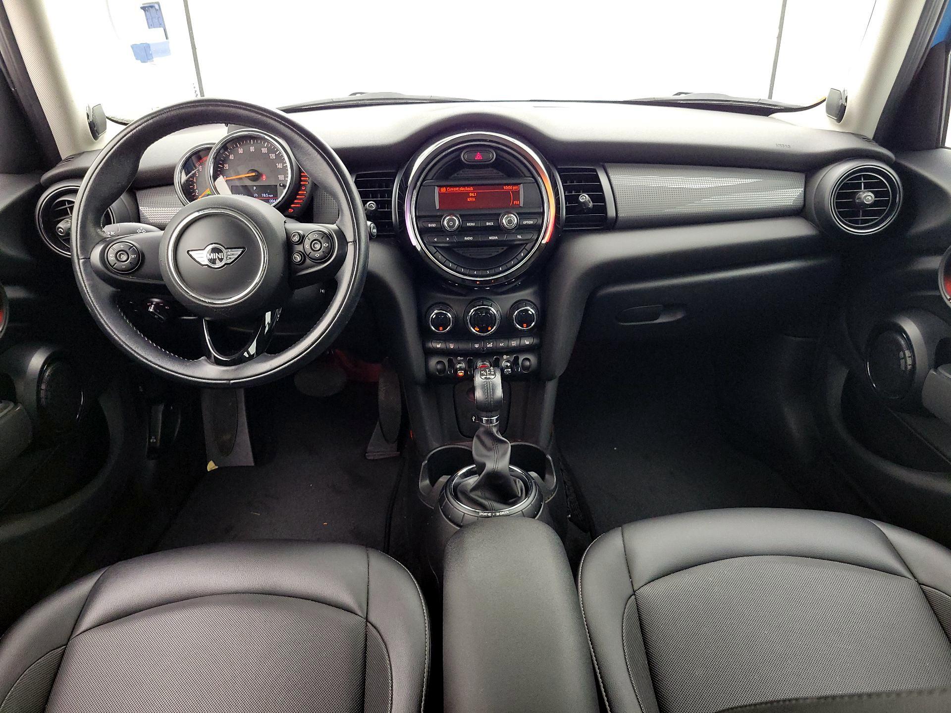 Thumbnail: 2016 MINI Cooper Hardtop - 9