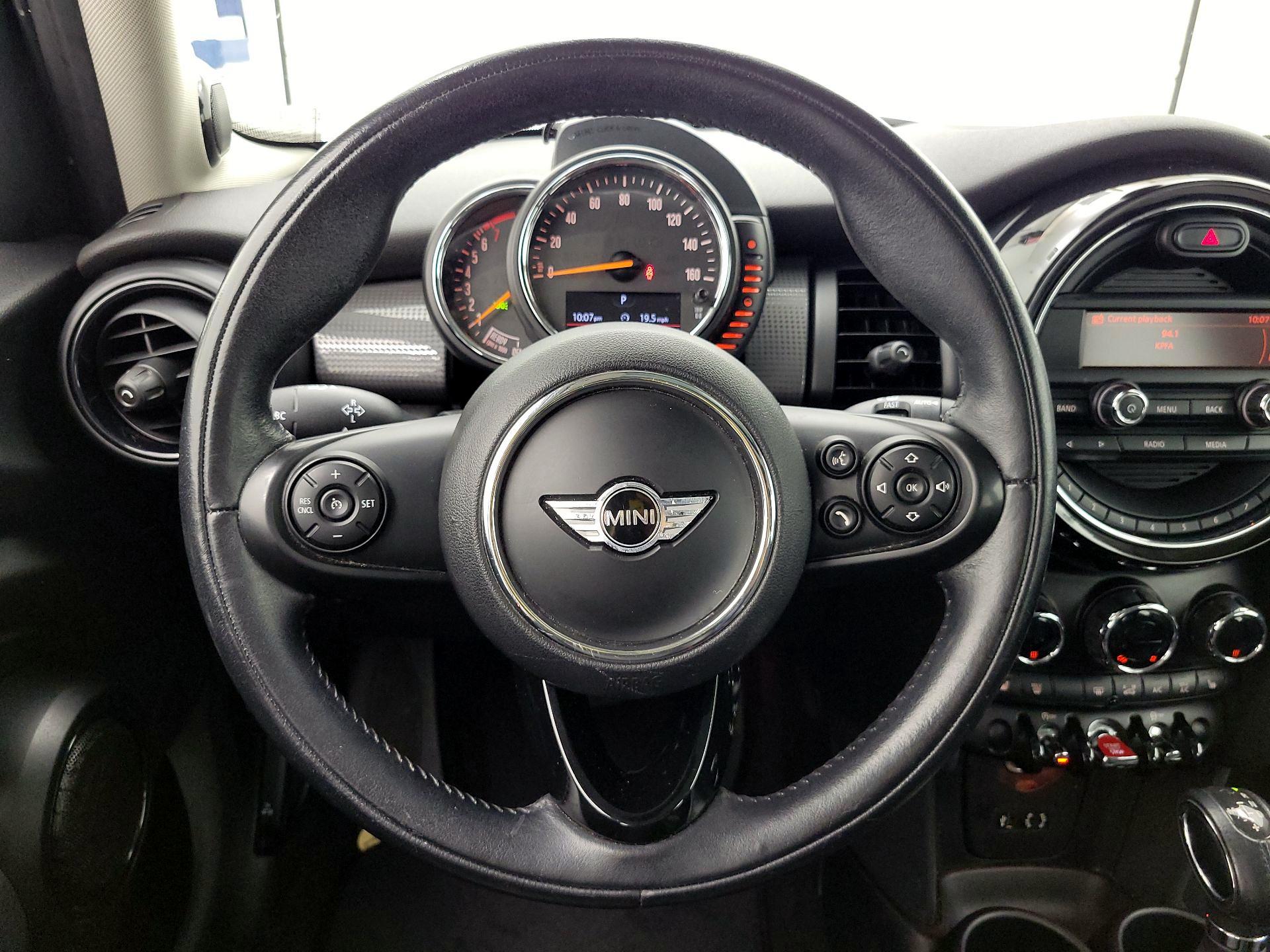Thumbnail: 2016 MINI Cooper Hardtop - 10