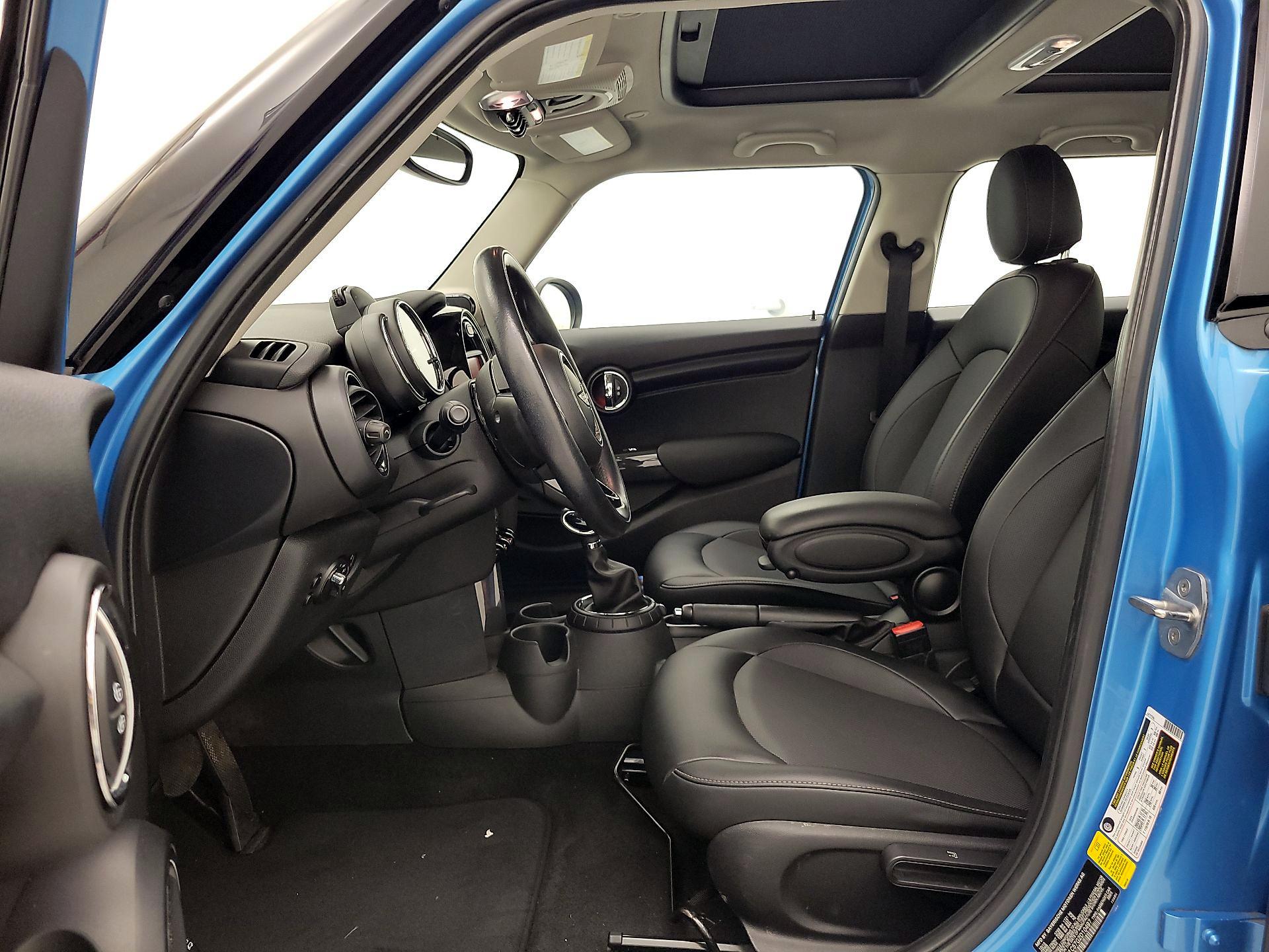 Thumbnail: 2016 MINI Cooper Hardtop - 11