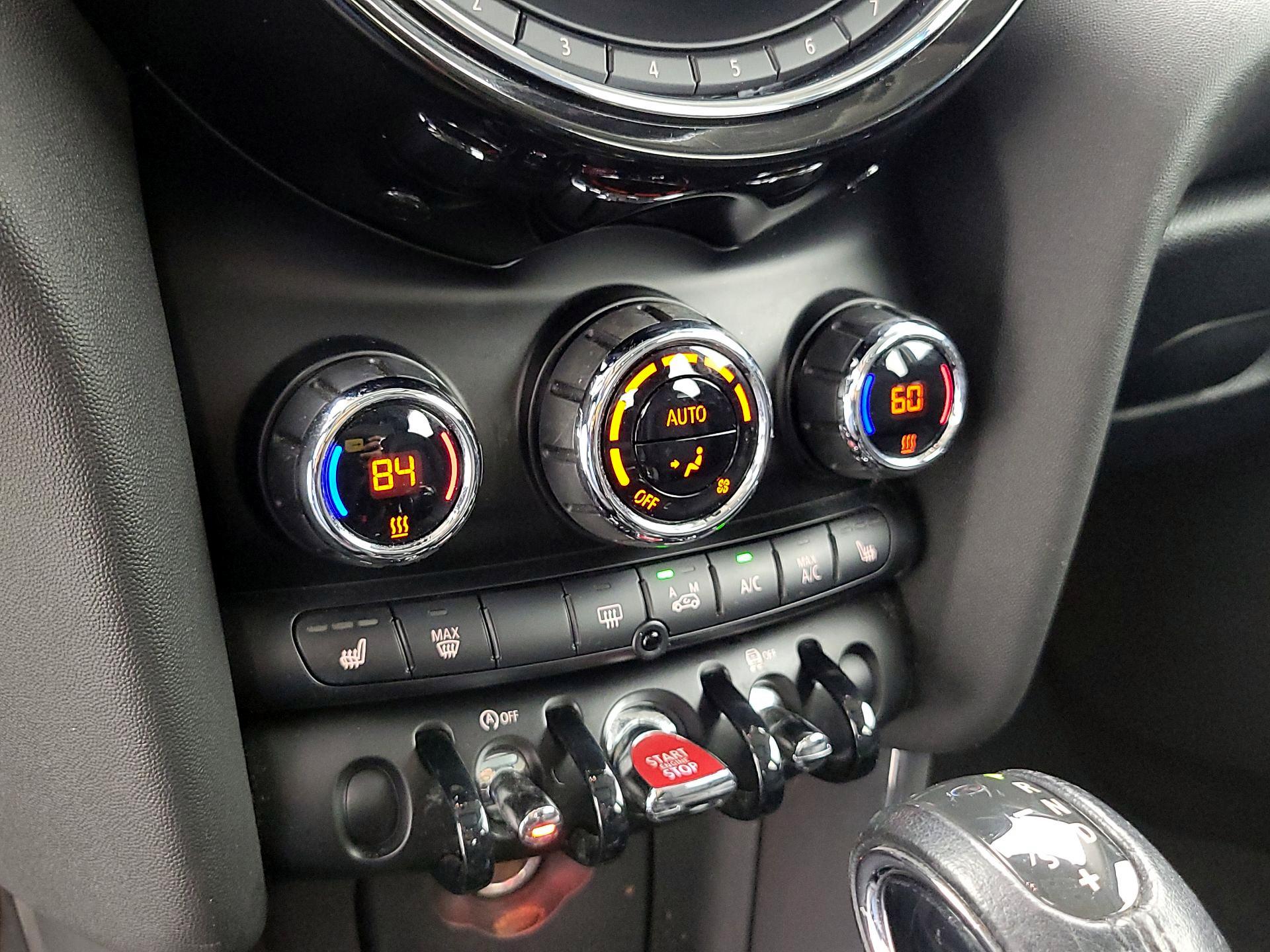 Thumbnail: 2016 MINI Cooper Hardtop - 15