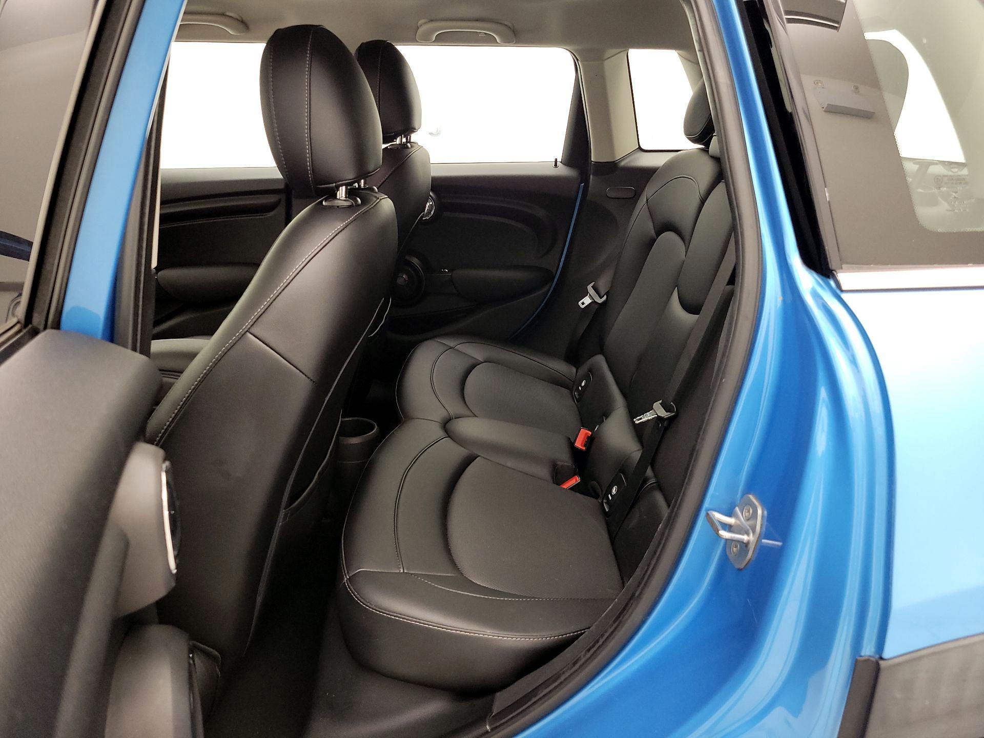 Thumbnail: 2016 MINI Cooper Hardtop - 19