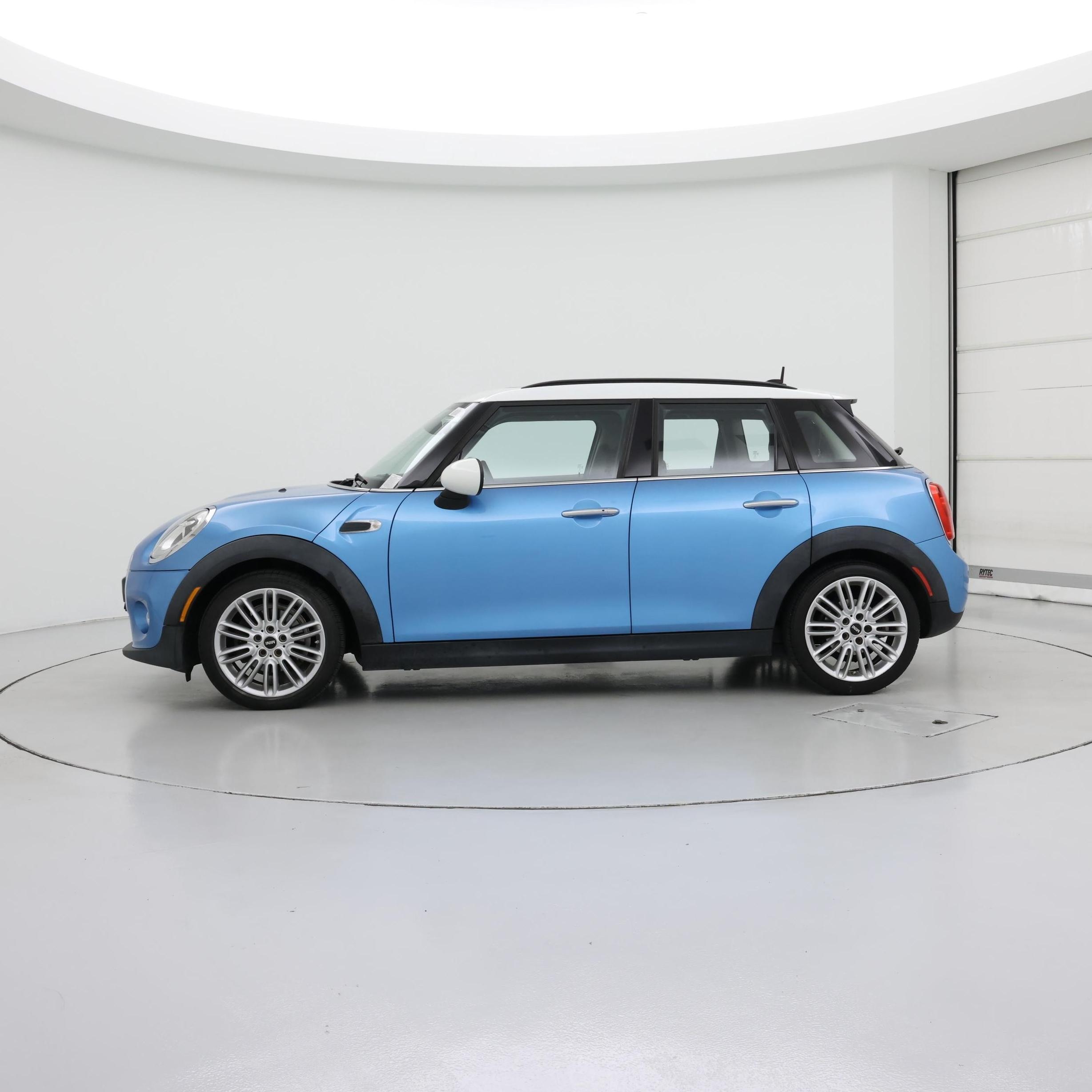 Thumbnail: 2016 MINI Cooper Hardtop - 3