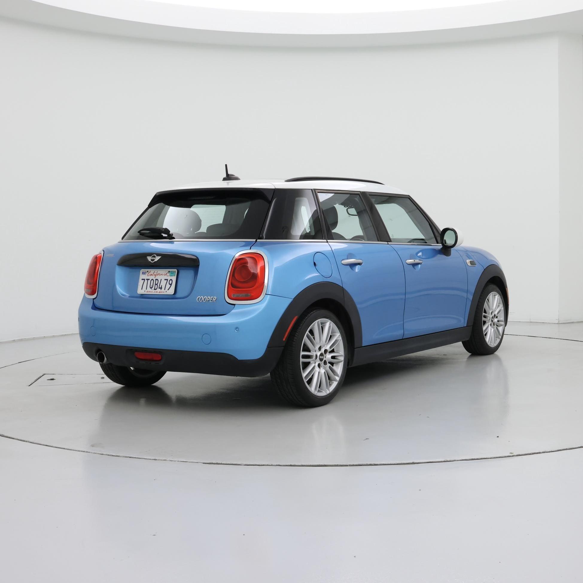 Thumbnail: 2016 MINI Cooper Hardtop - 8