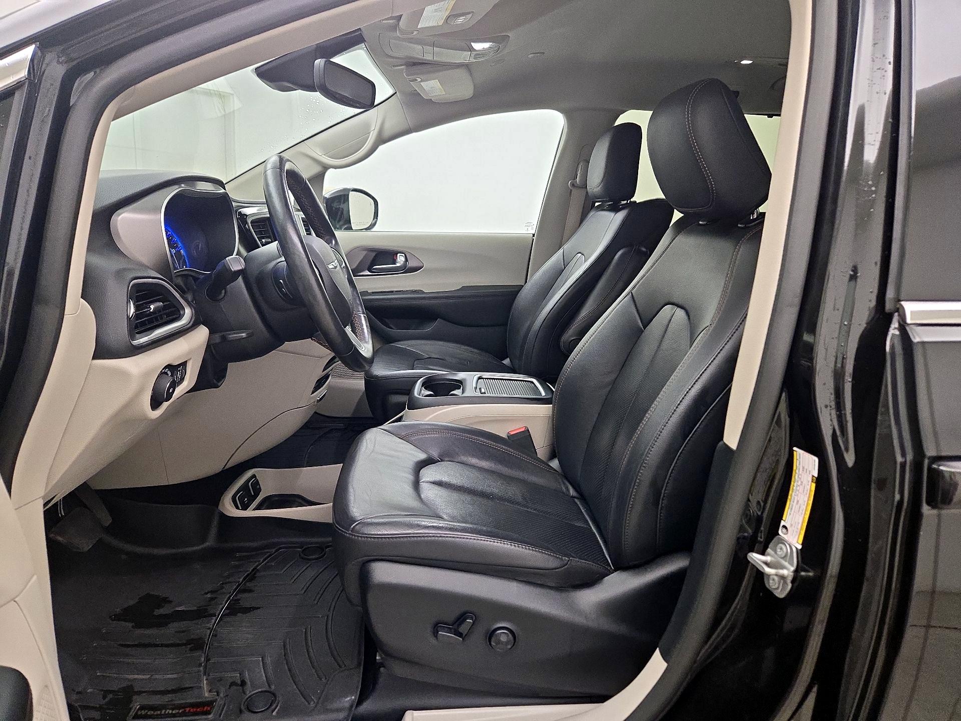 Thumbnail: 2020 Chrysler Pacifica - 11