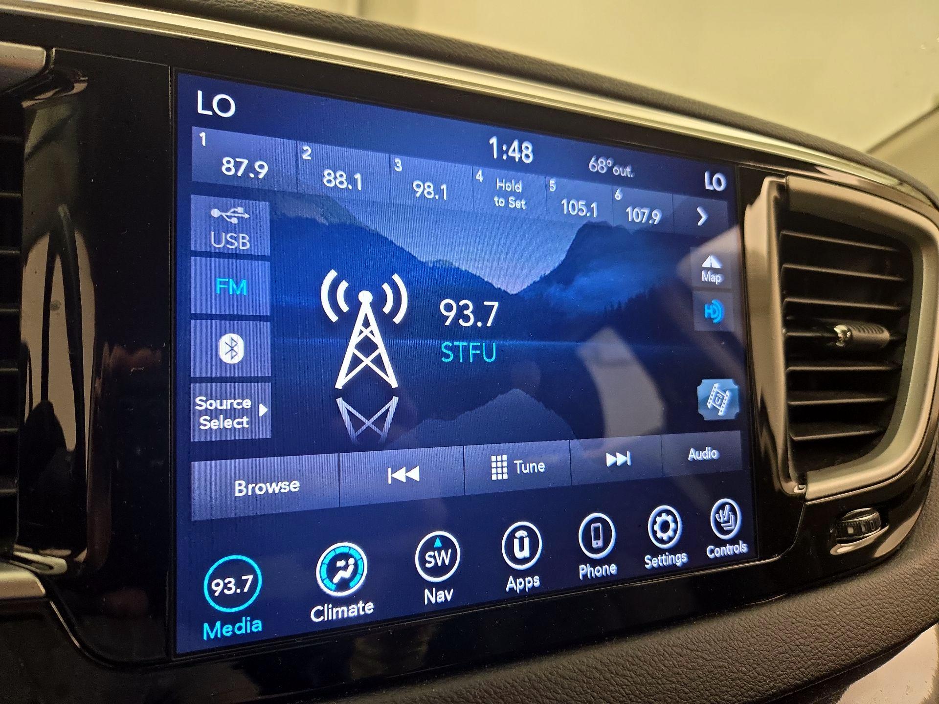 Thumbnail: 2020 Chrysler Pacifica - 14