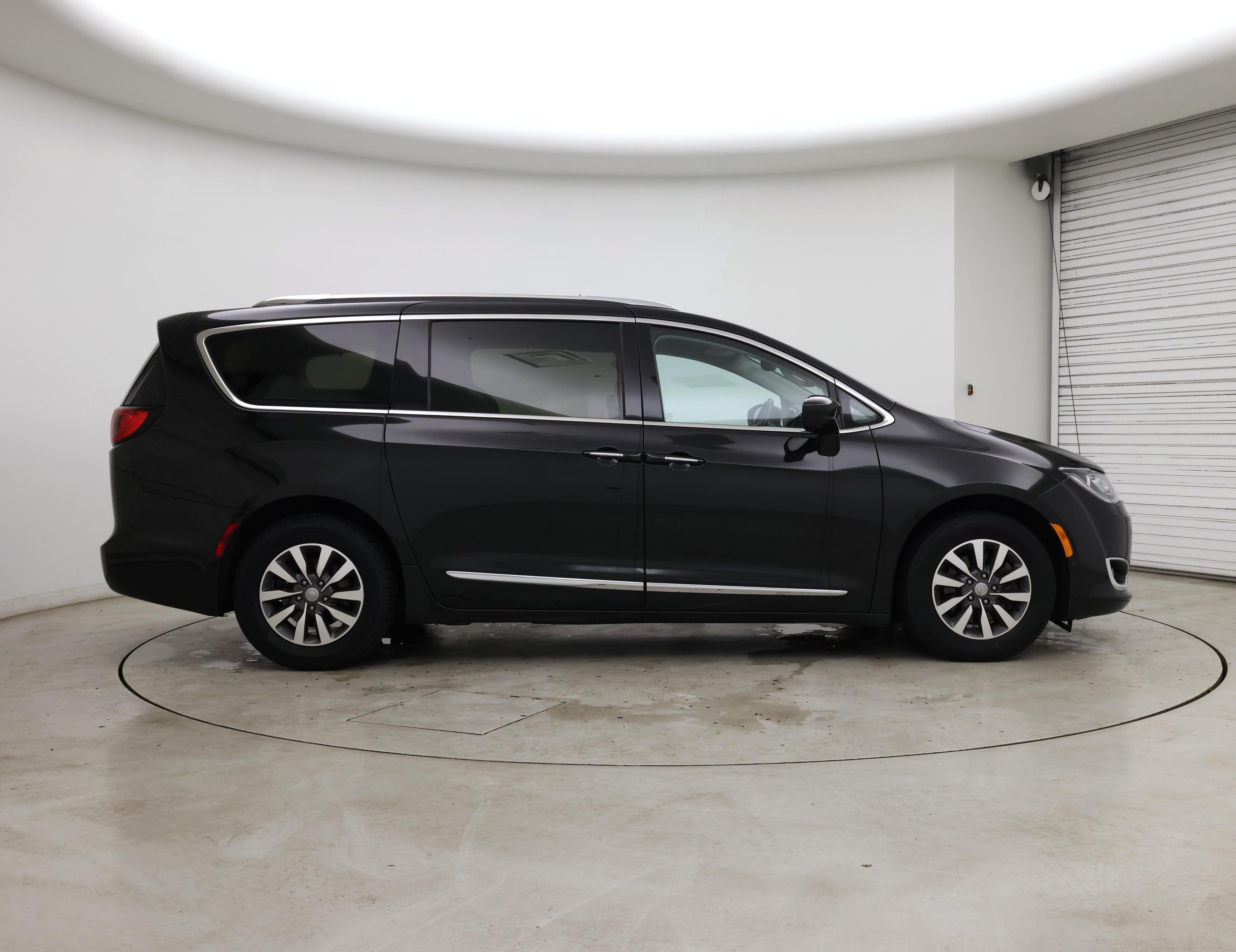 Thumbnail: 2020 Chrysler Pacifica - 7
