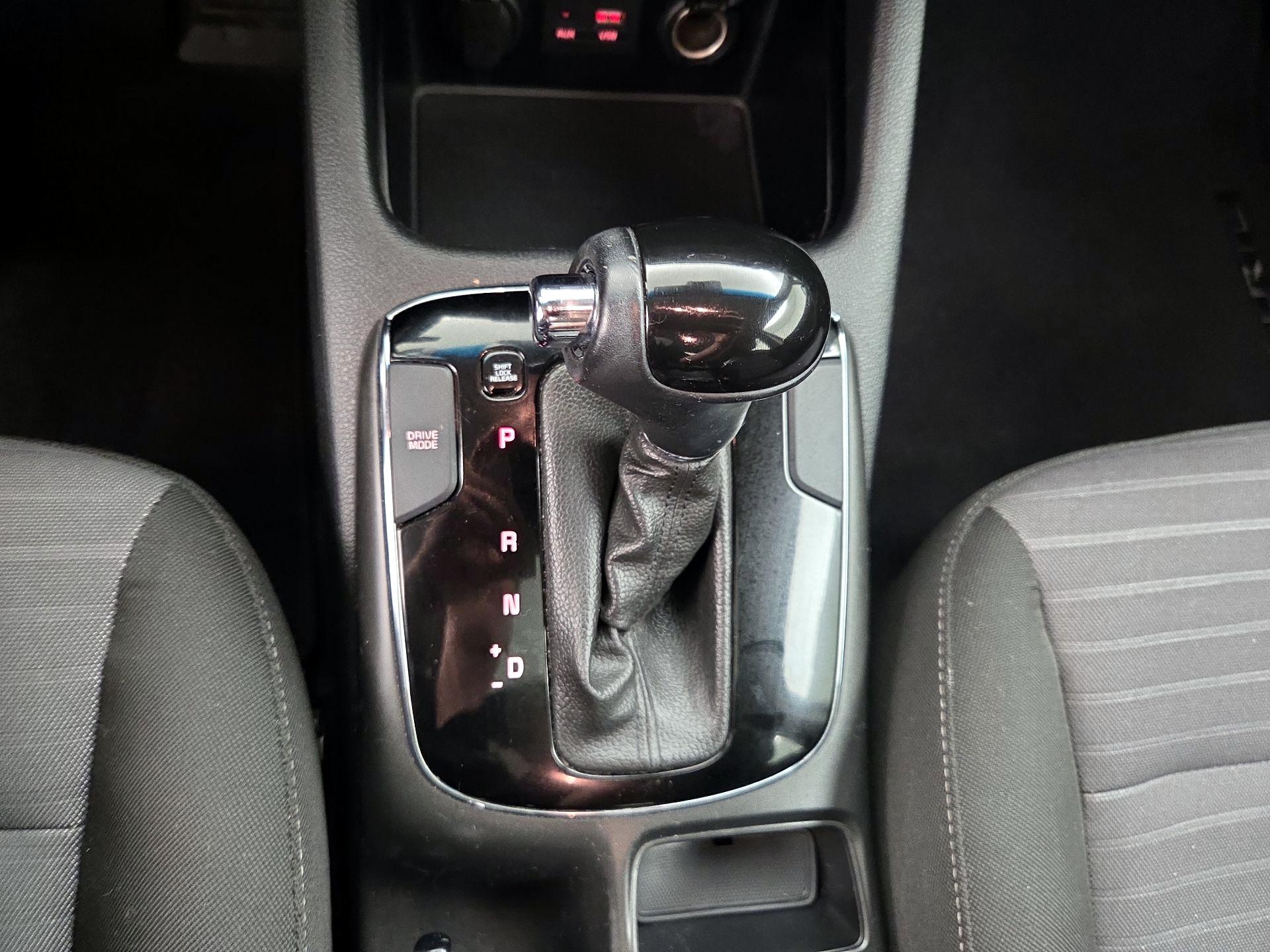 Thumbnail: 2018 Kia Forte - 17