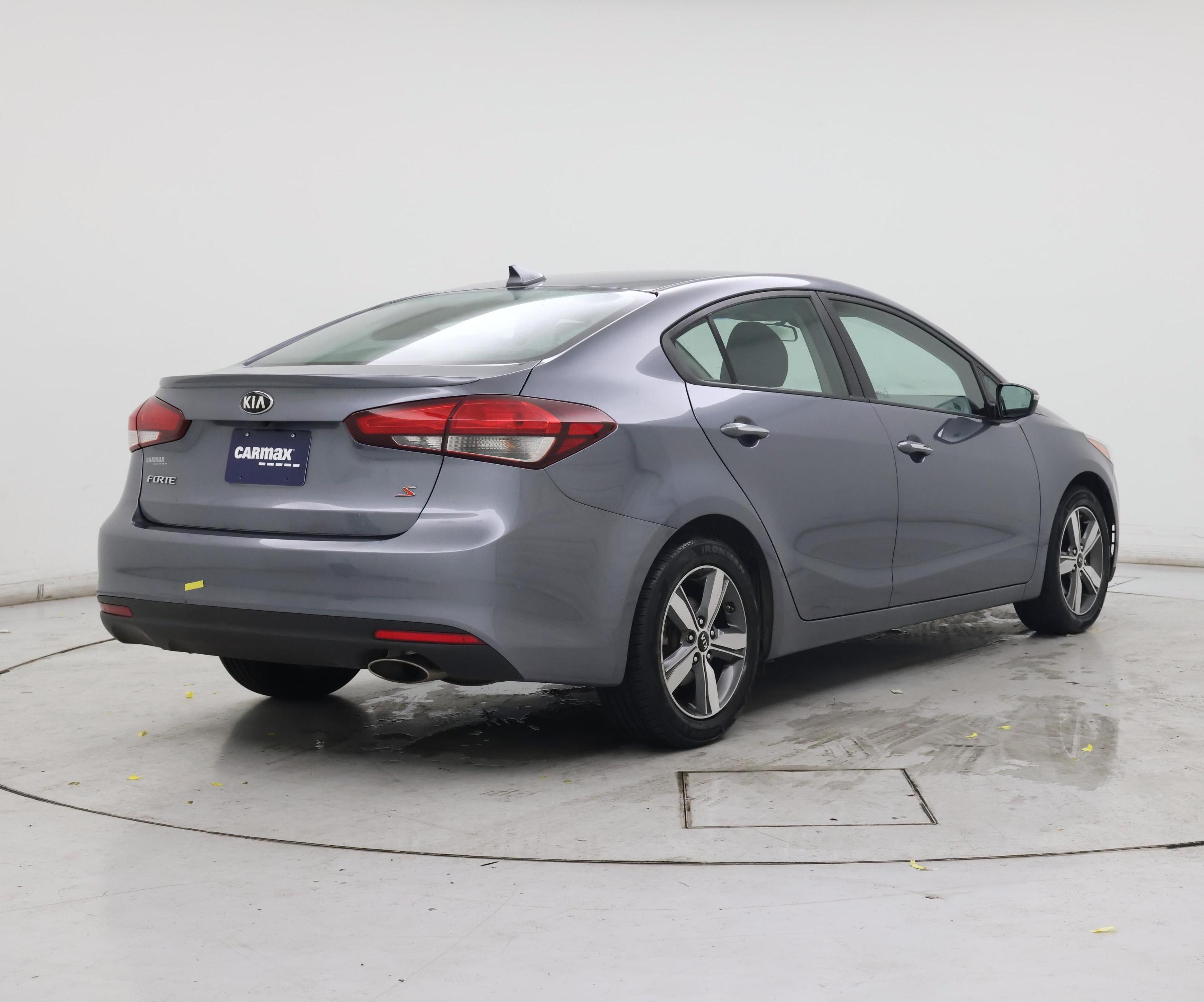 Thumbnail: 2018 Kia Forte - 8