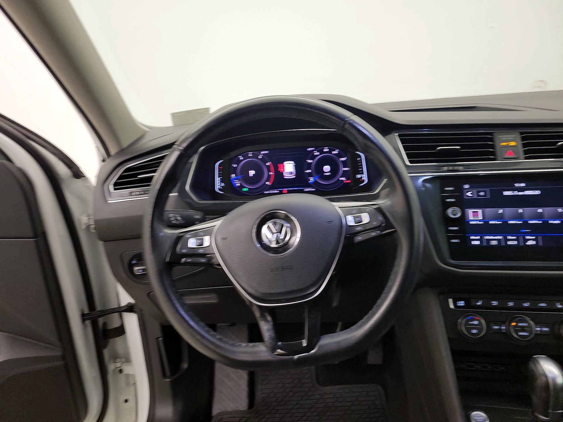 Thumbnail: 2019 Volkswagen Tiguan - 10