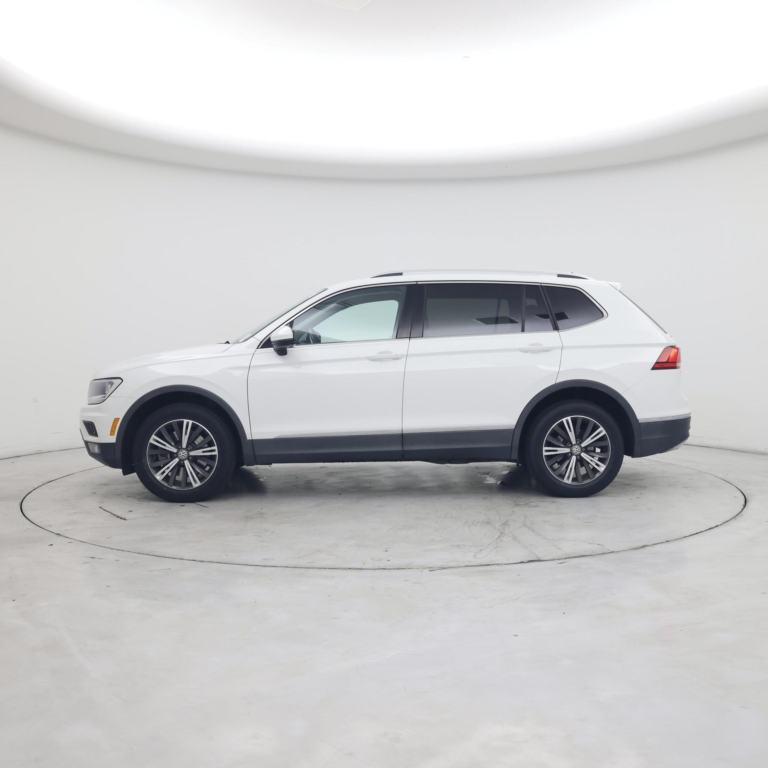 Thumbnail: 2019 Volkswagen Tiguan - 3
