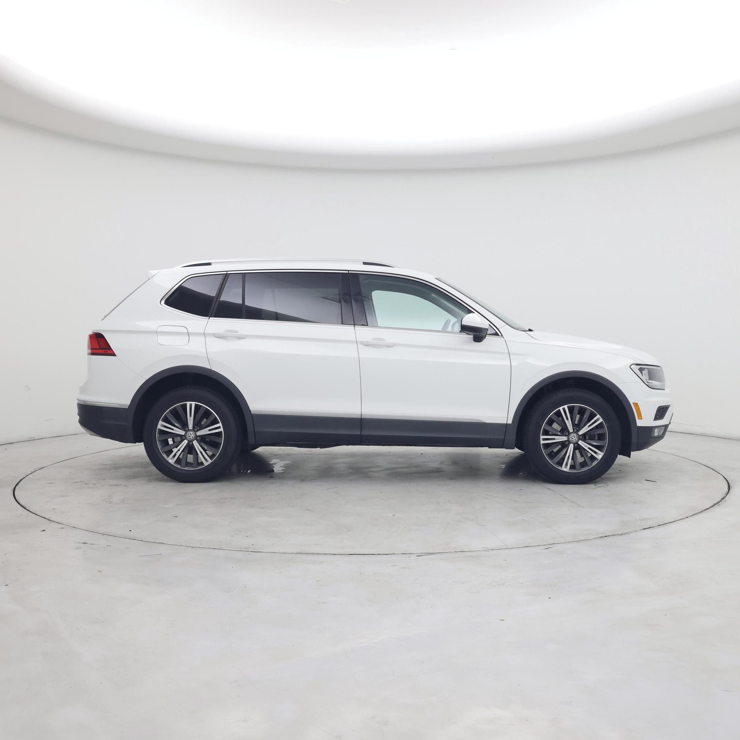 Thumbnail: 2019 Volkswagen Tiguan - 7