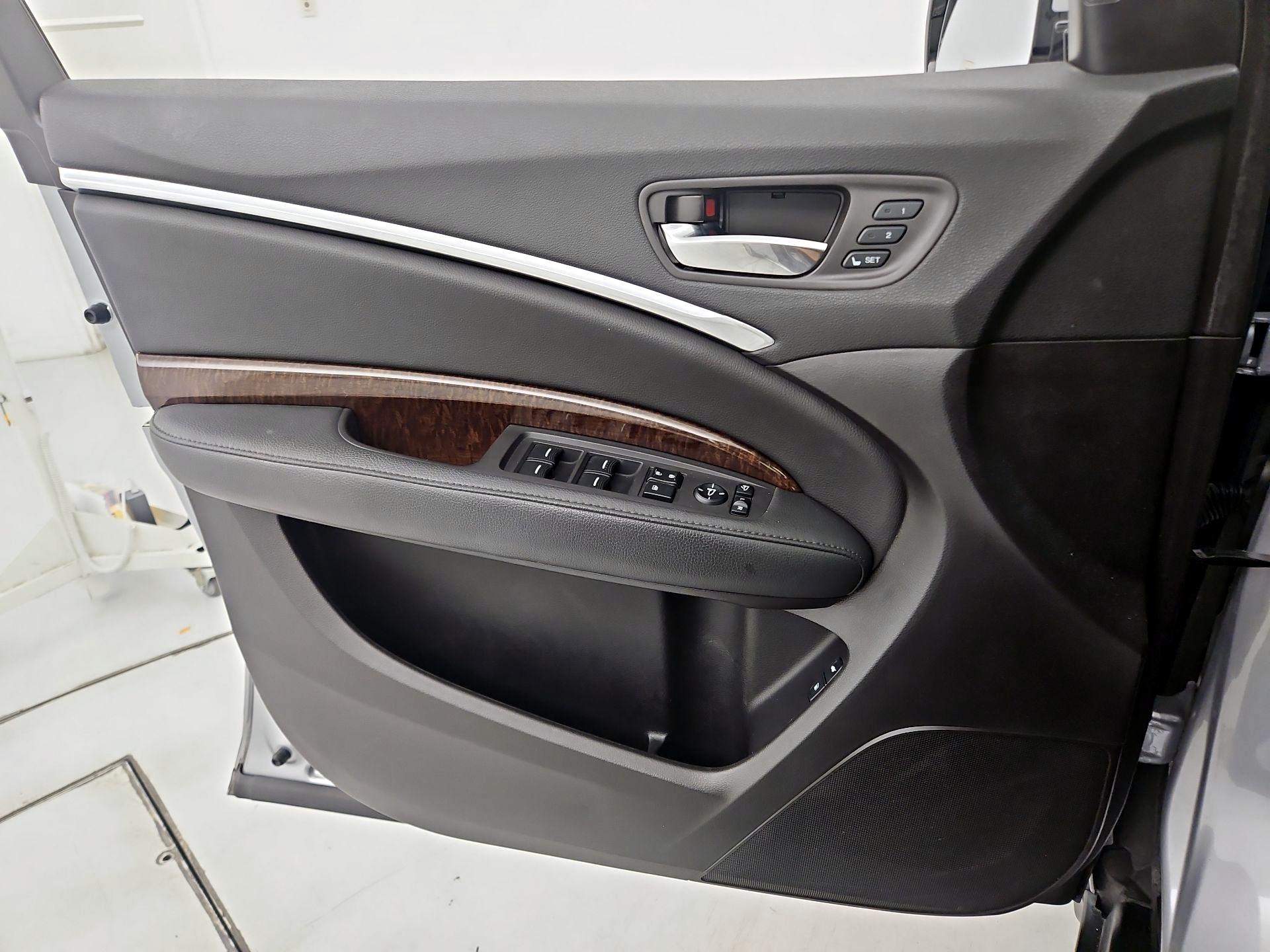 Thumbnail: 2017 Acura MDX - 12