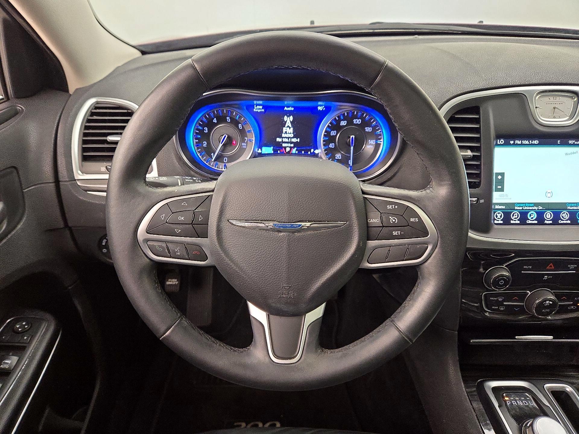 Thumbnail: 2017 Chrysler 300 - 10