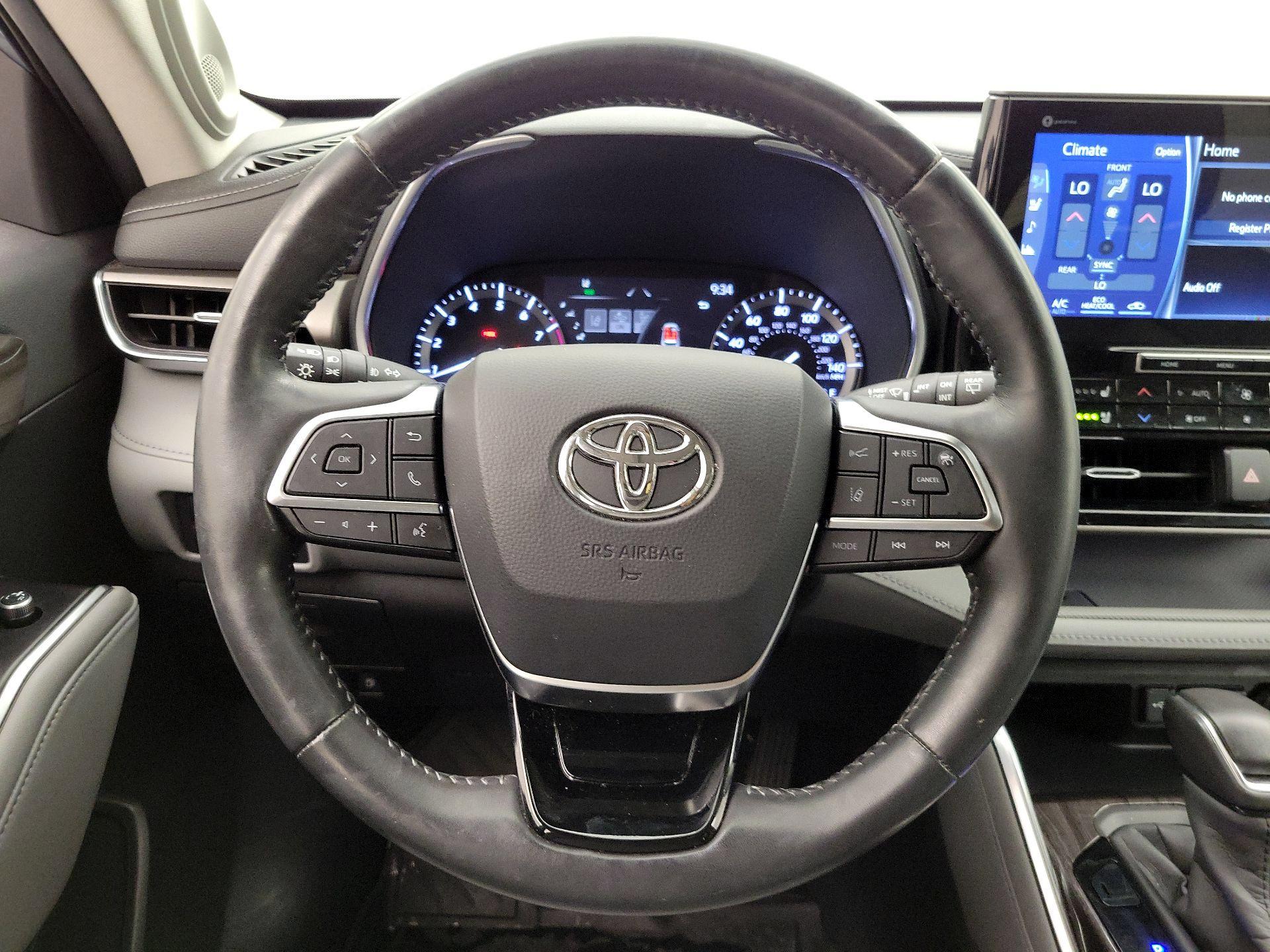 Thumbnail: 2020 Toyota Highlander - 10