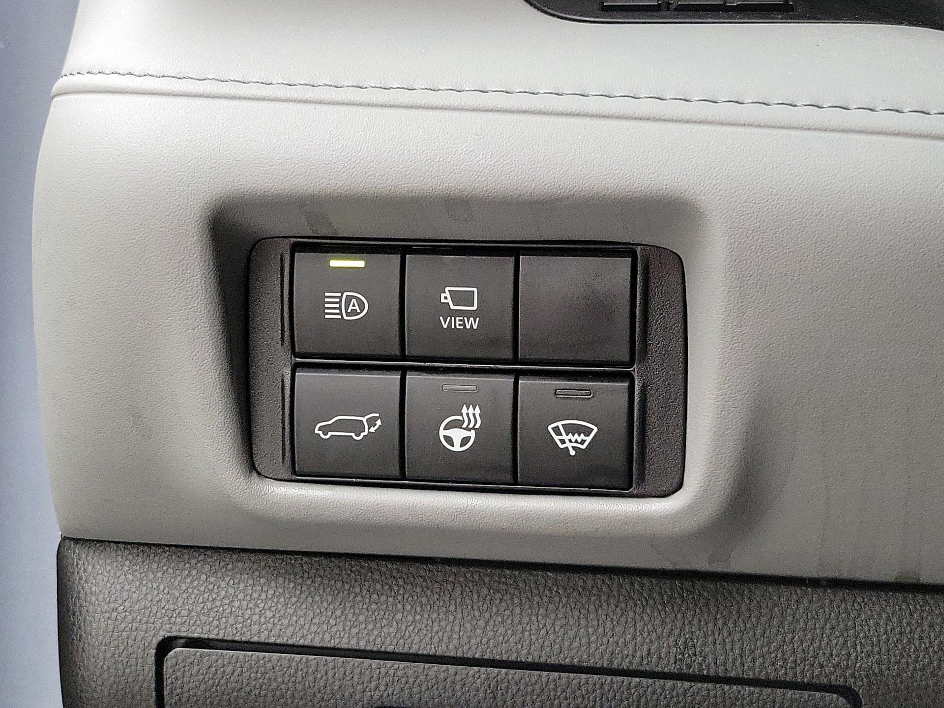 Thumbnail: 2020 Toyota Highlander - 13