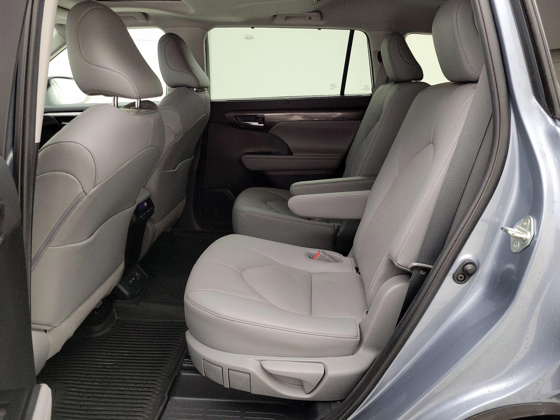Thumbnail: 2020 Toyota Highlander - 19