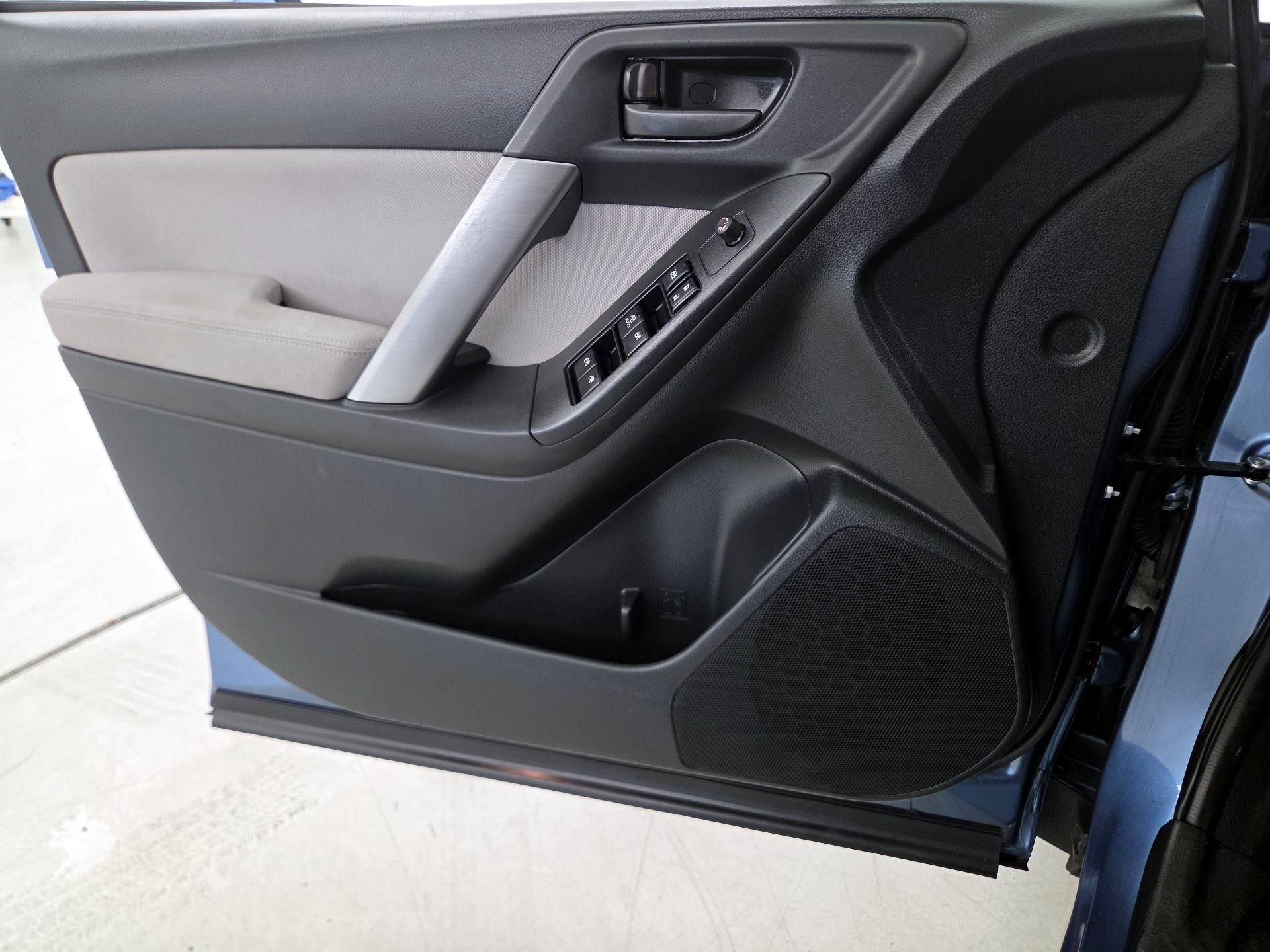Thumbnail: 2015 Subaru Forester - 12