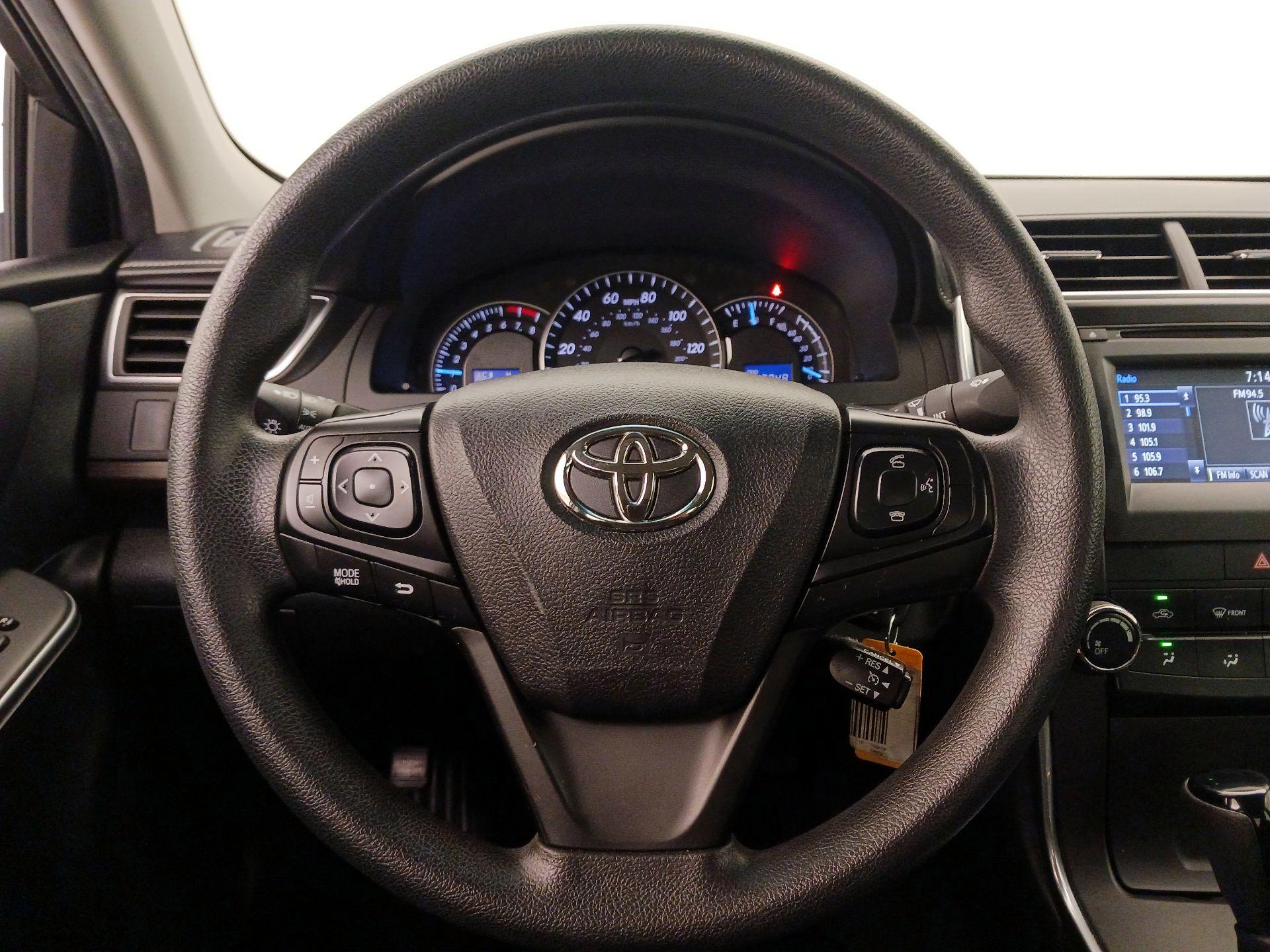 Thumbnail: 2015 Toyota Camry - 10