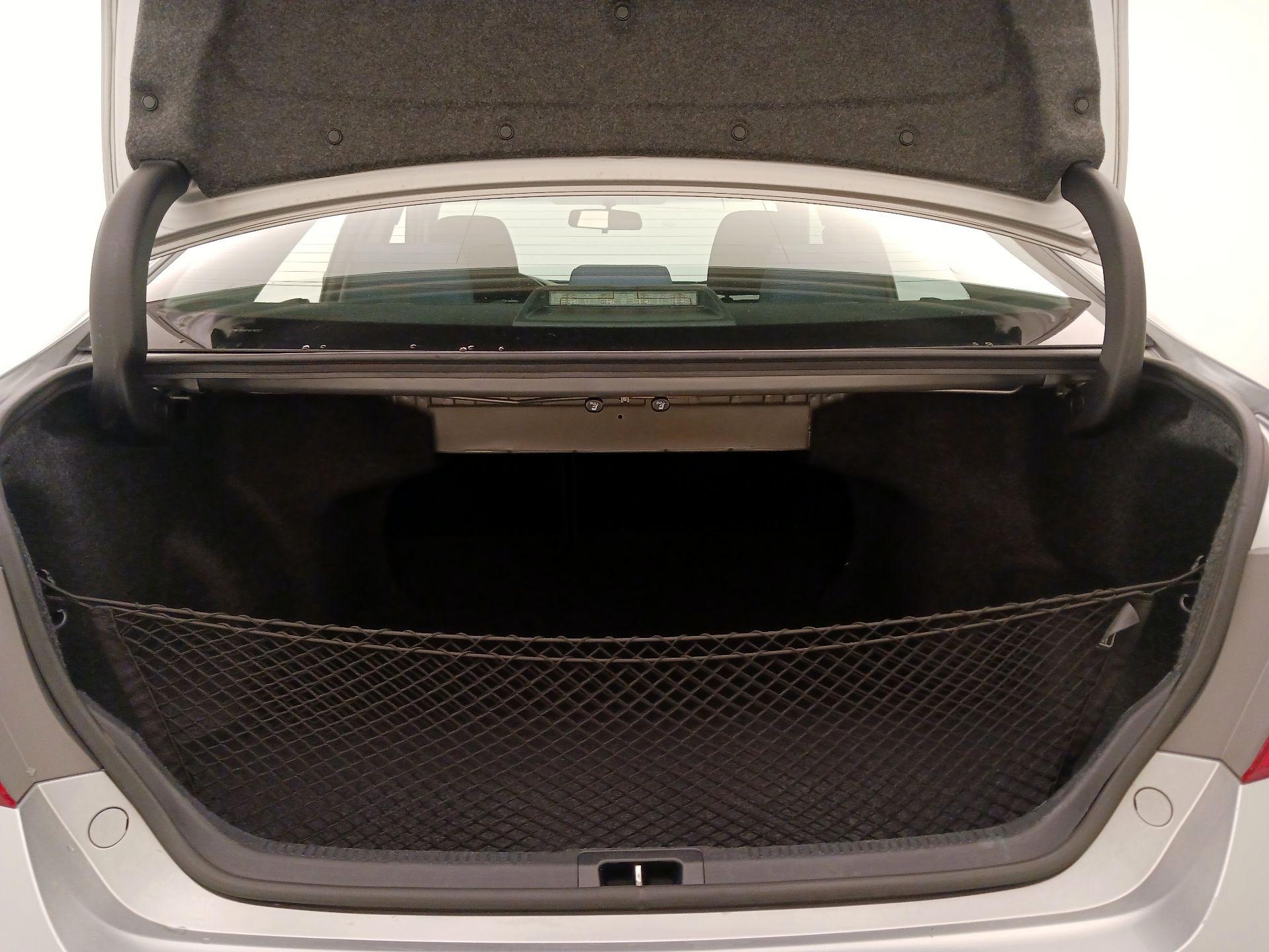 Thumbnail: 2015 Toyota Camry - 20