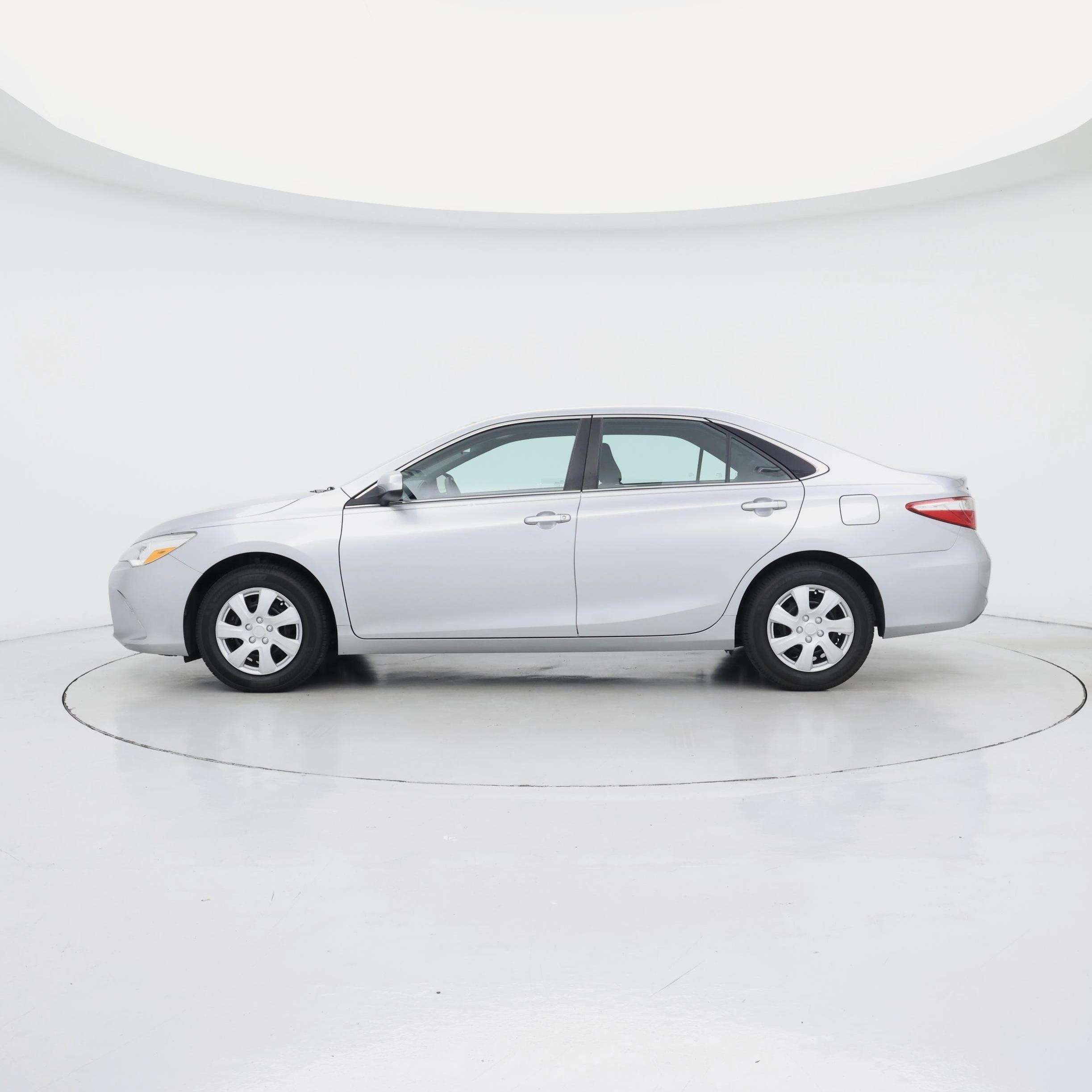 Thumbnail: 2015 Toyota Camry - 3