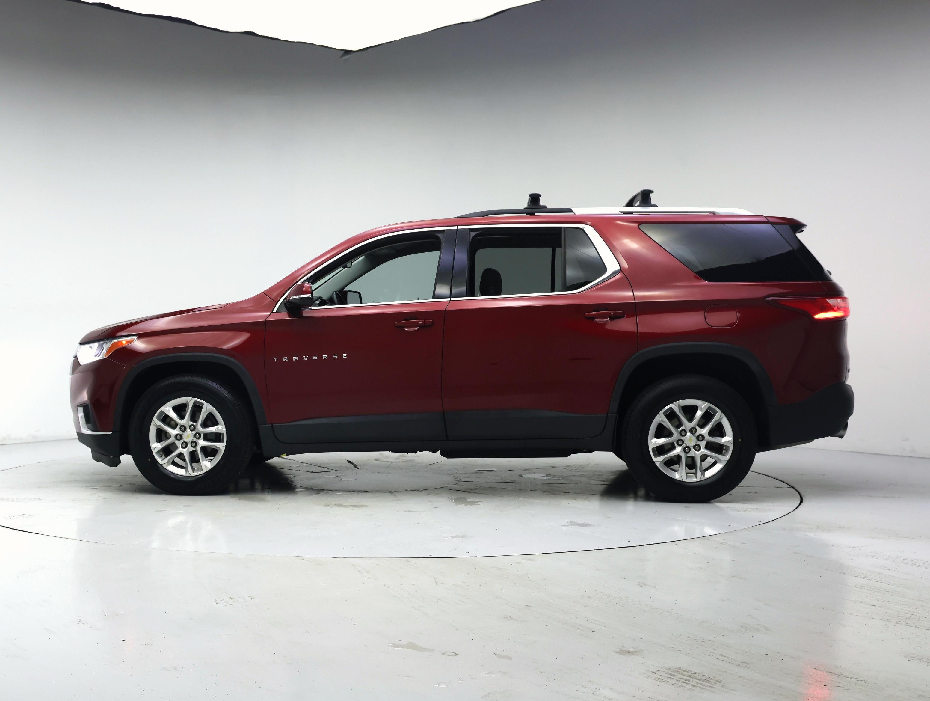 Thumbnail: 2018 Chevrolet Traverse - 3