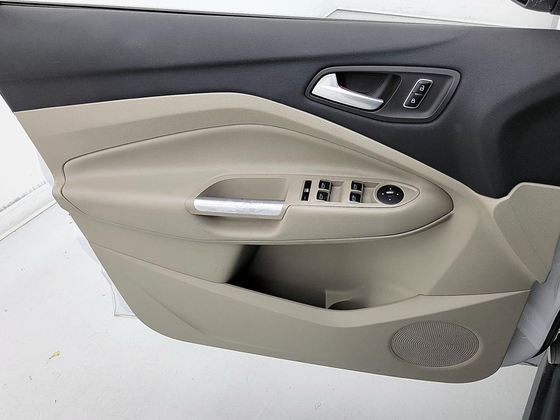 Thumbnail: 2014 Ford C-Max - 12