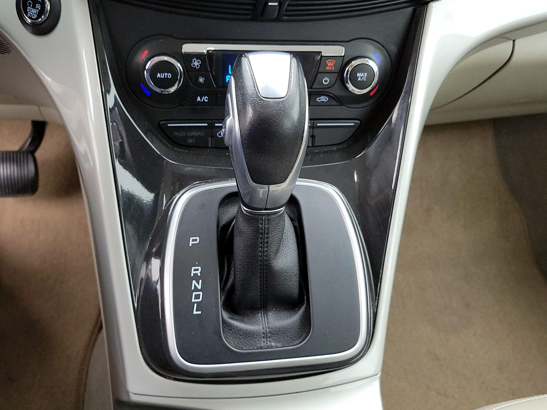 Thumbnail: 2014 Ford C-Max - 16