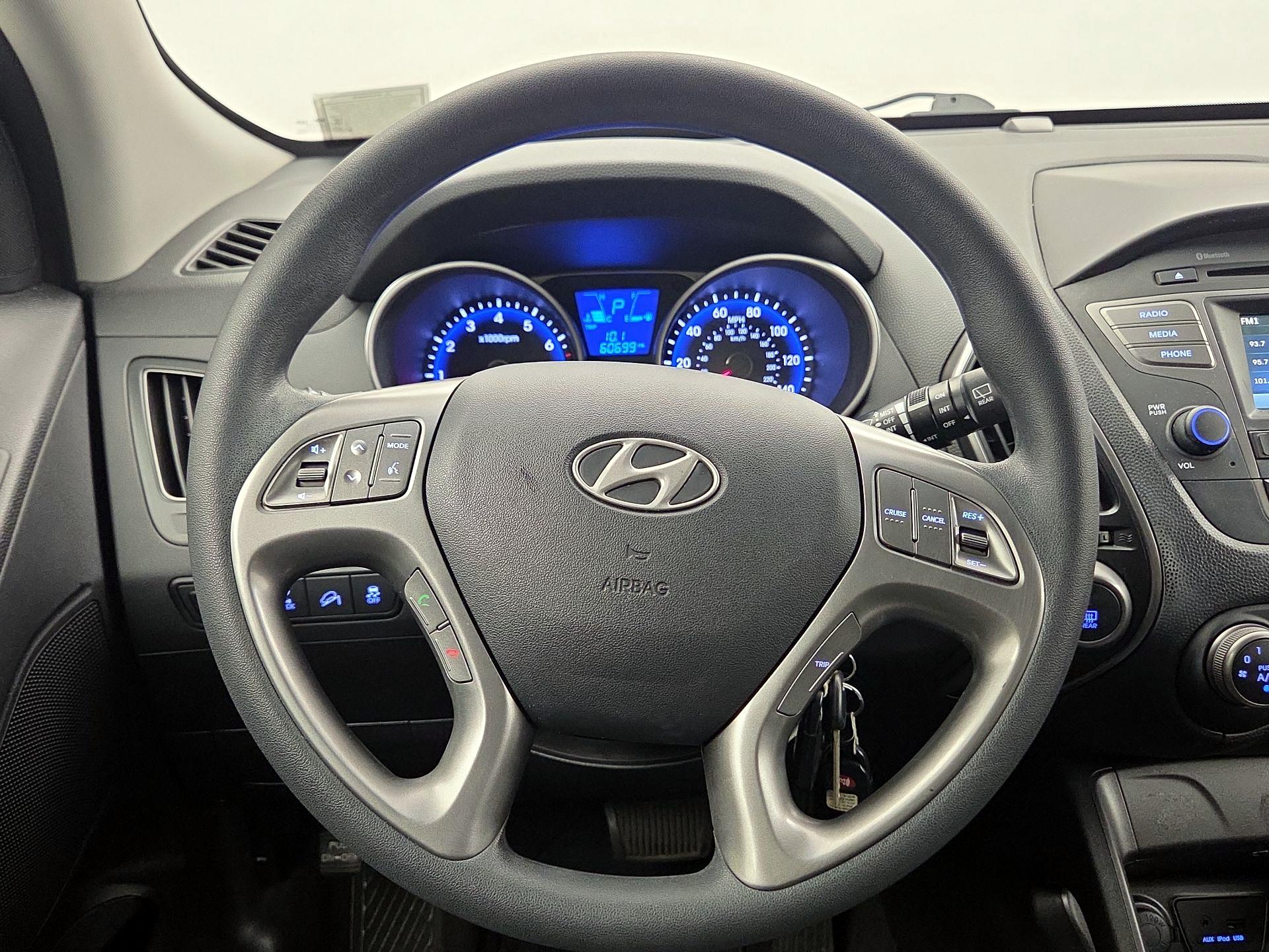 Thumbnail: 2015 Hyundai Tucson - 10