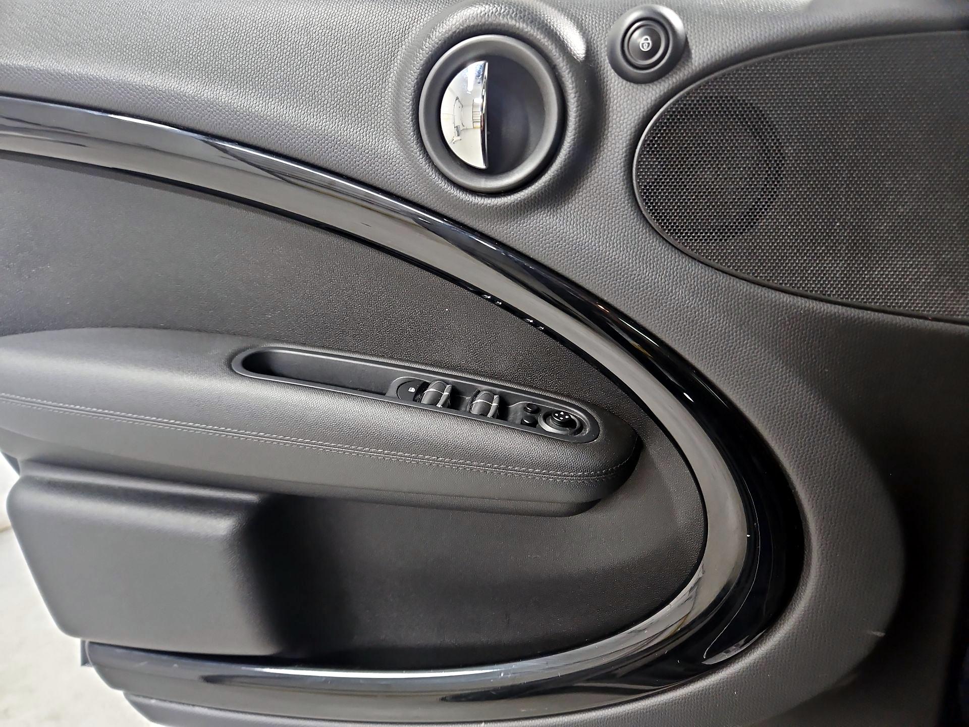 Thumbnail: 2015 MINI Cooper Countryman - 12
