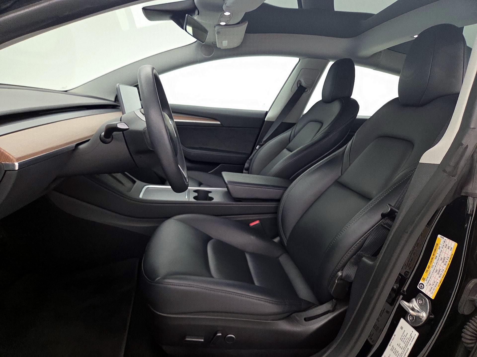 Thumbnail: 2023 Tesla Model 3 - 11